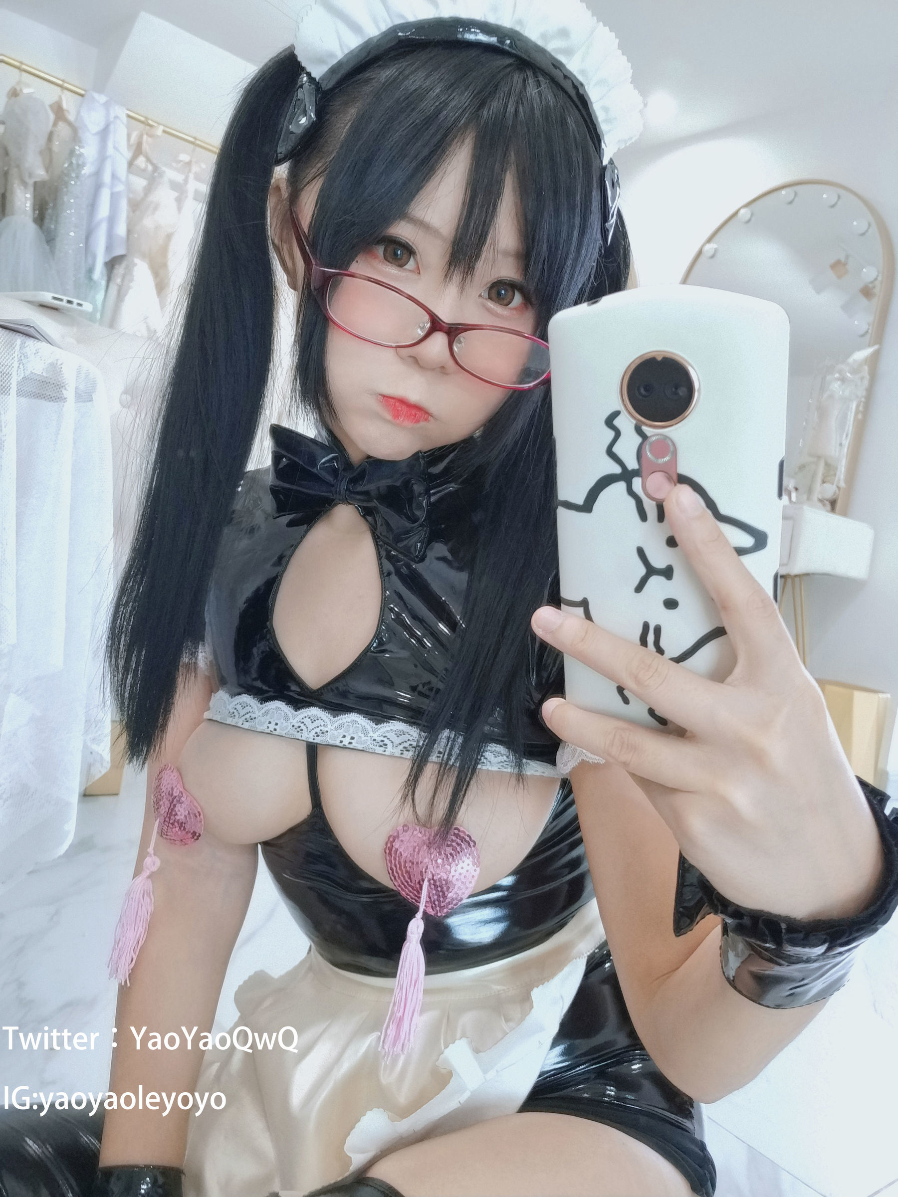 [COS Benefits] Cute Girl Coser Shakes Joyoyo - Devil Maid