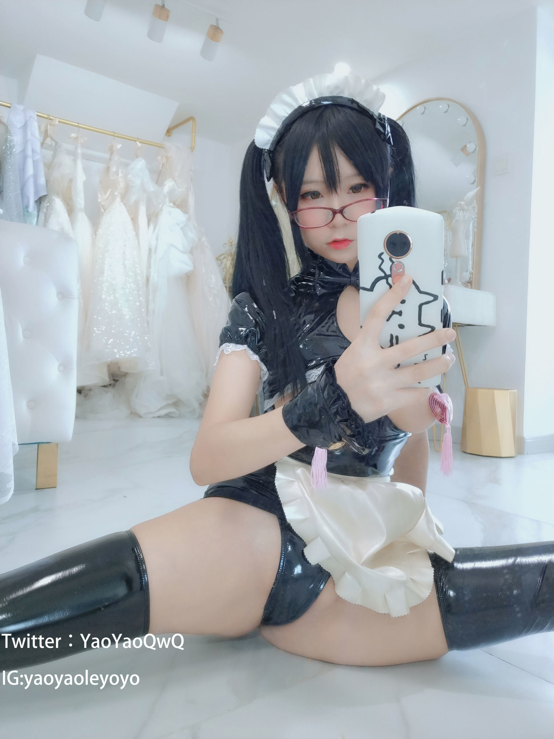 [COS Benefits] Cute Girl Coser Shakes Joyoyo - Devil Maid