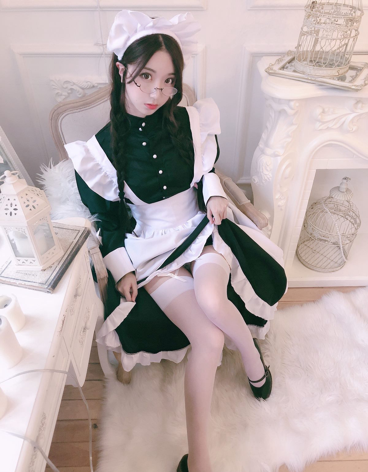 COS美女黑川大尺度白絲襪眼鏡高清美腿寫真Cosplay