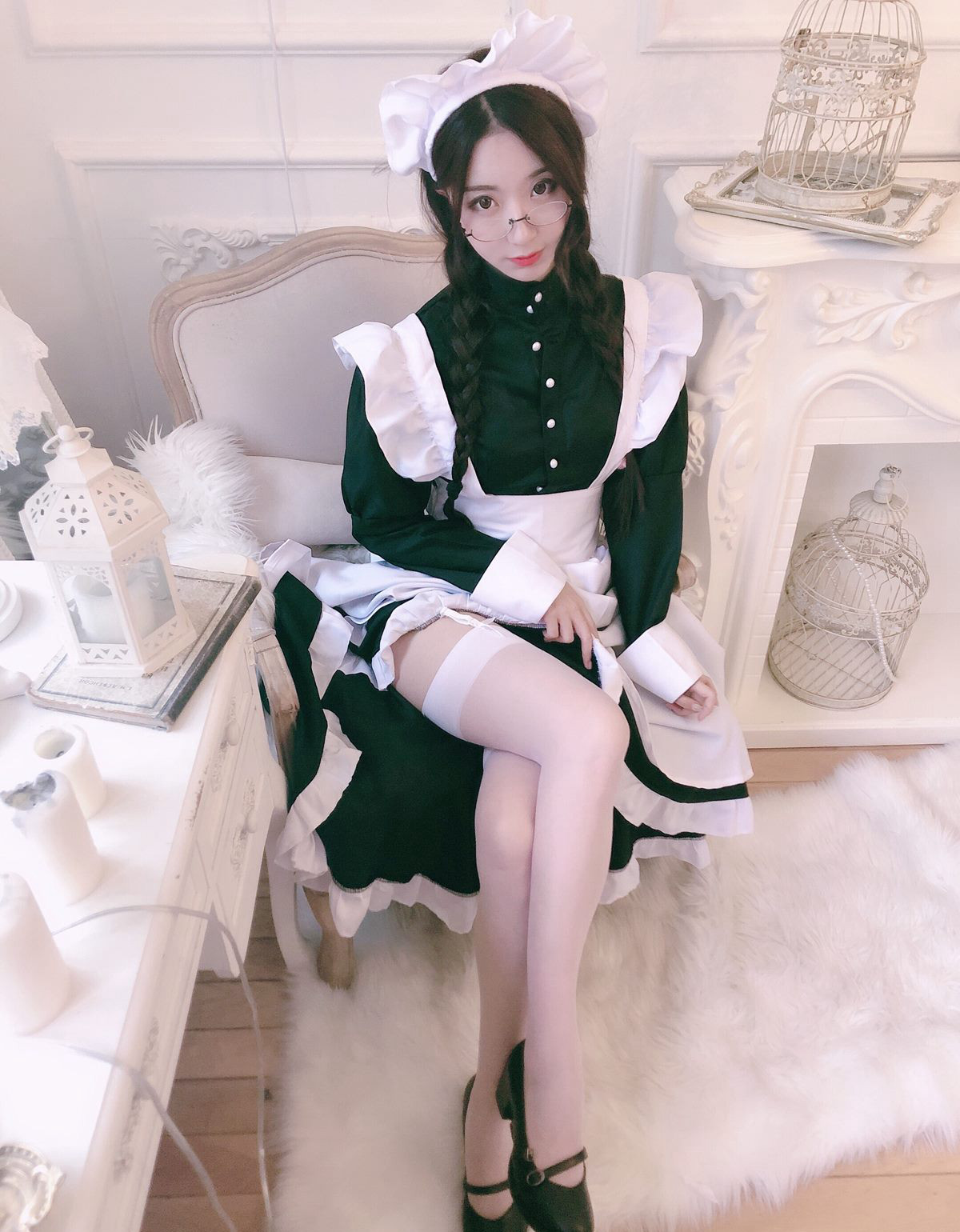 COS美女黑川大尺度白絲襪眼鏡高清美腿寫真Cosplay