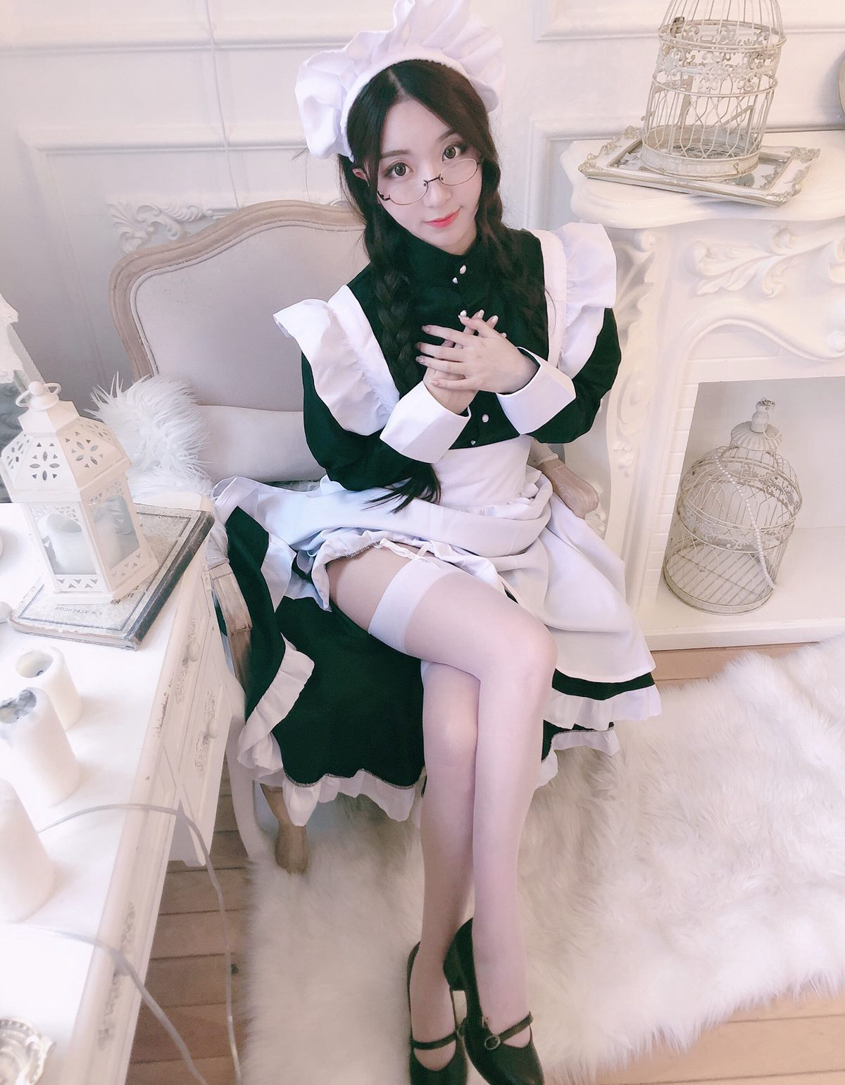 COS美女黑川大尺度白絲襪眼鏡高清美腿寫真Cosplay
