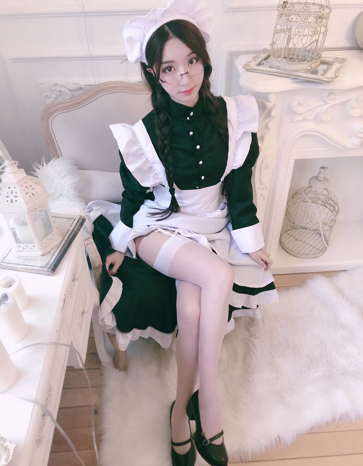 COS美女黑川大尺度白絲襪眼鏡高清美腿寫真Cosplay