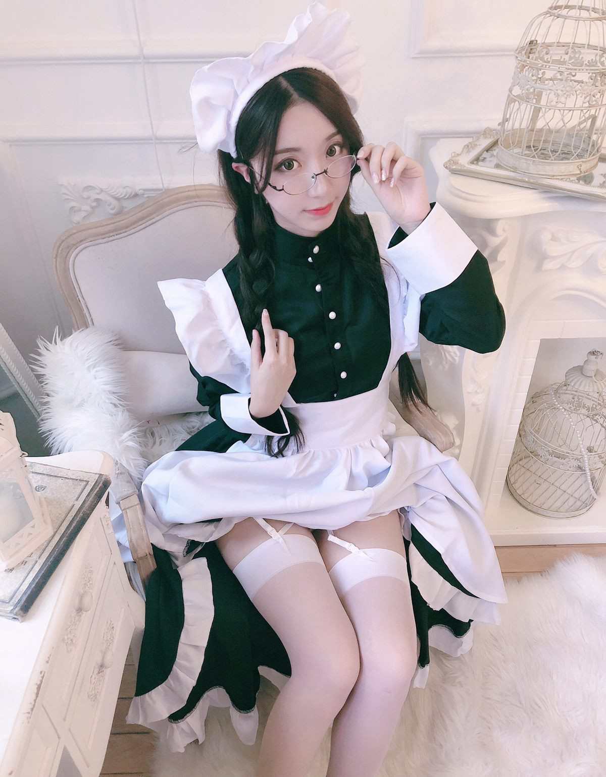COS美女黑川大尺度白絲襪眼鏡高清美腿寫真Cosplay