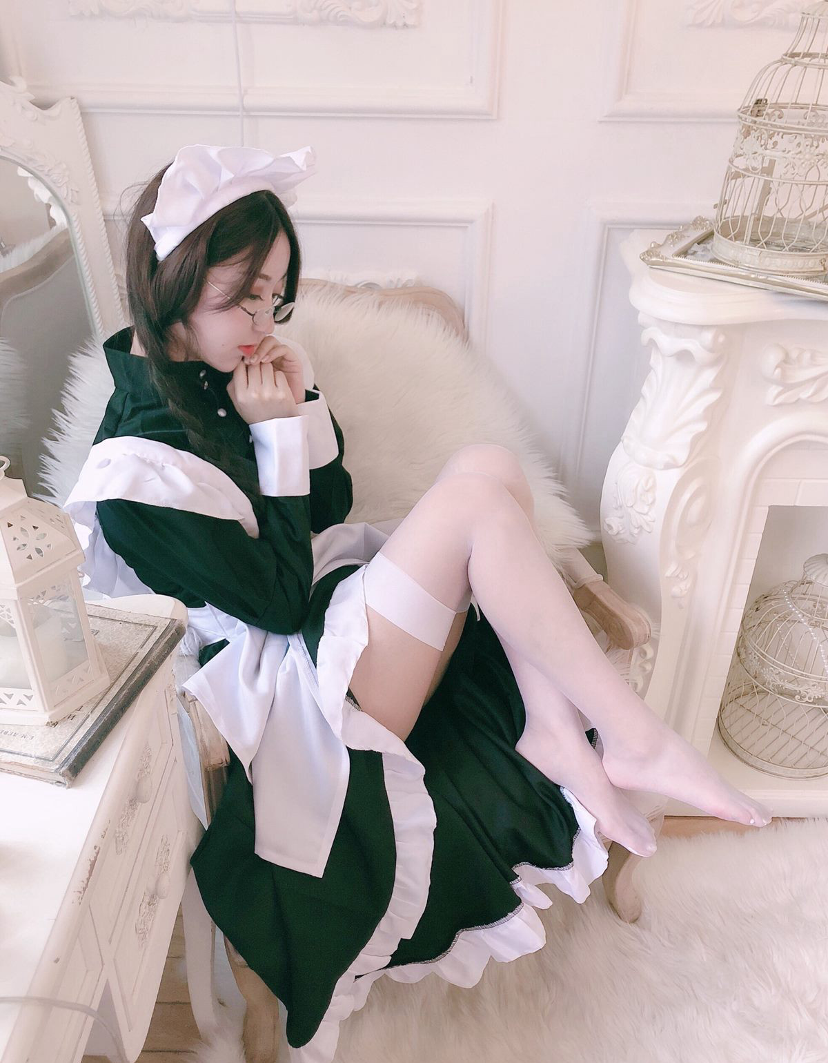 COS美女黑川大尺度白絲襪眼鏡高清美腿寫真Cosplay
