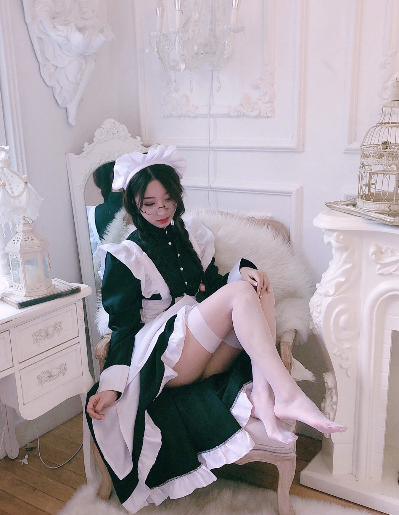 COS美女黑川大尺度白絲襪眼鏡高清美腿寫真Cosplay
