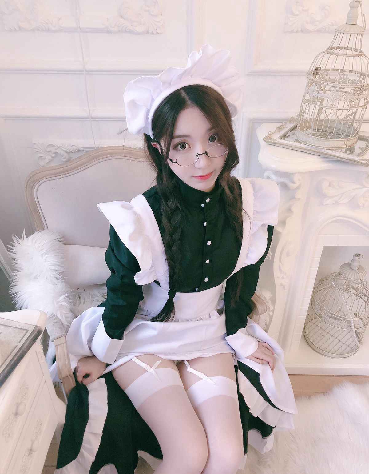 COS美女黑川大尺度白絲襪眼鏡高清美腿寫真Cosplay