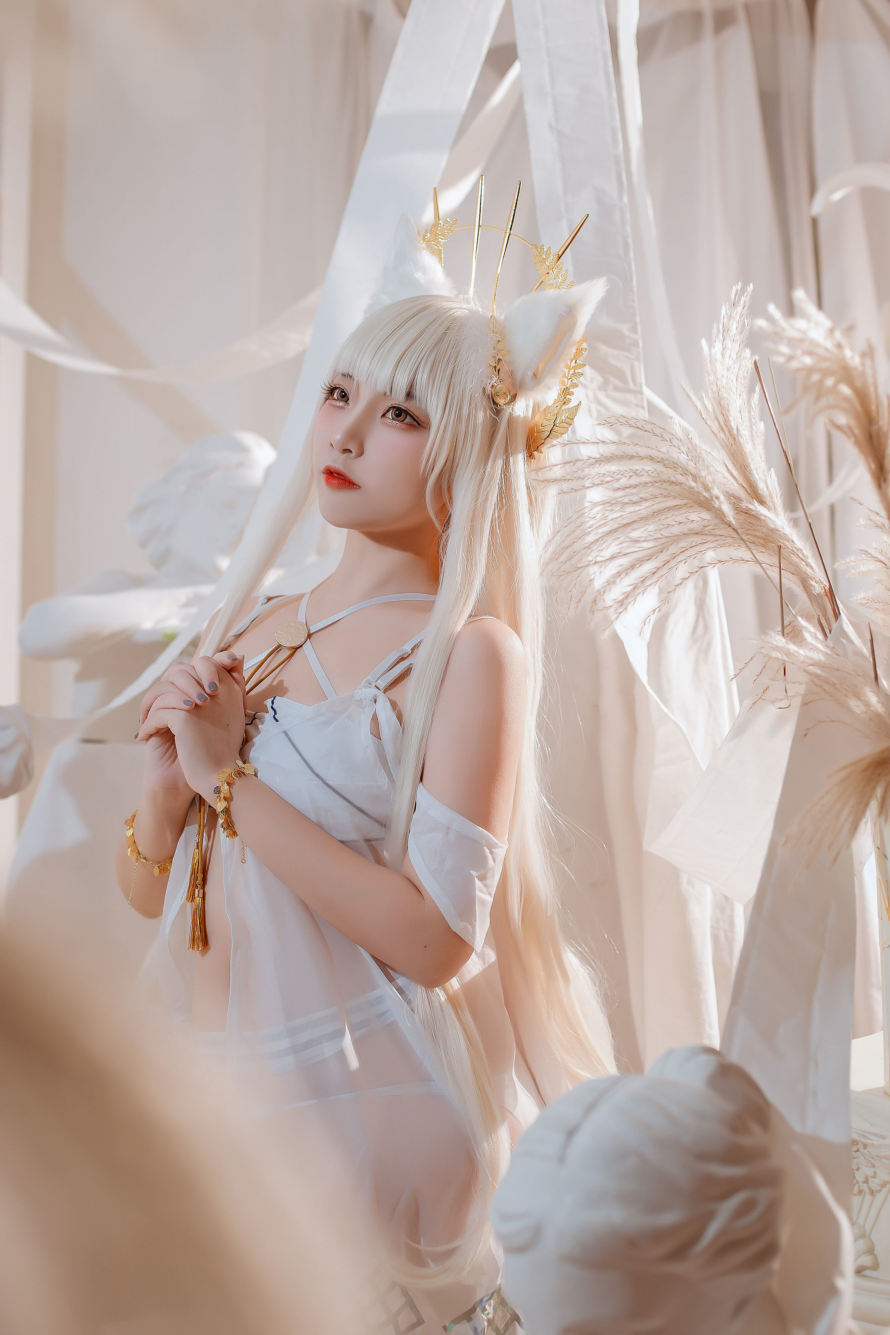 Cosplay Benefits] Popular Cosplayer Er Zuo Nisa - Arknights Platinum Swimsuit