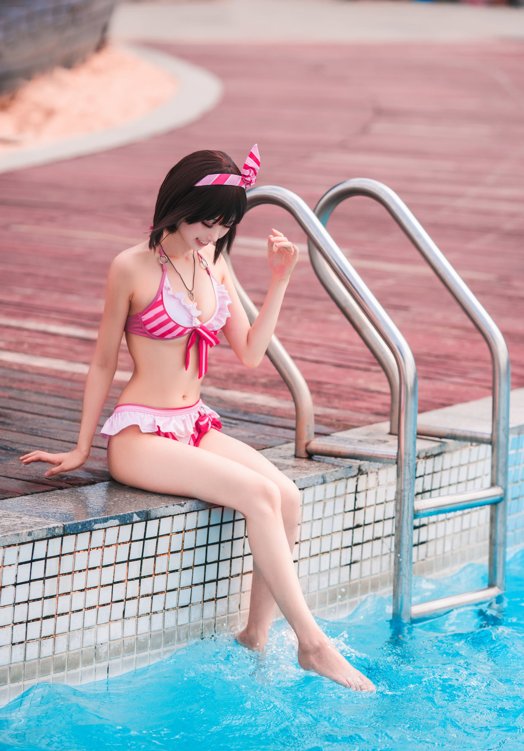 COS Welfare] Zhou Ji is a Cute Bunny - Holy Person in Swimsuit