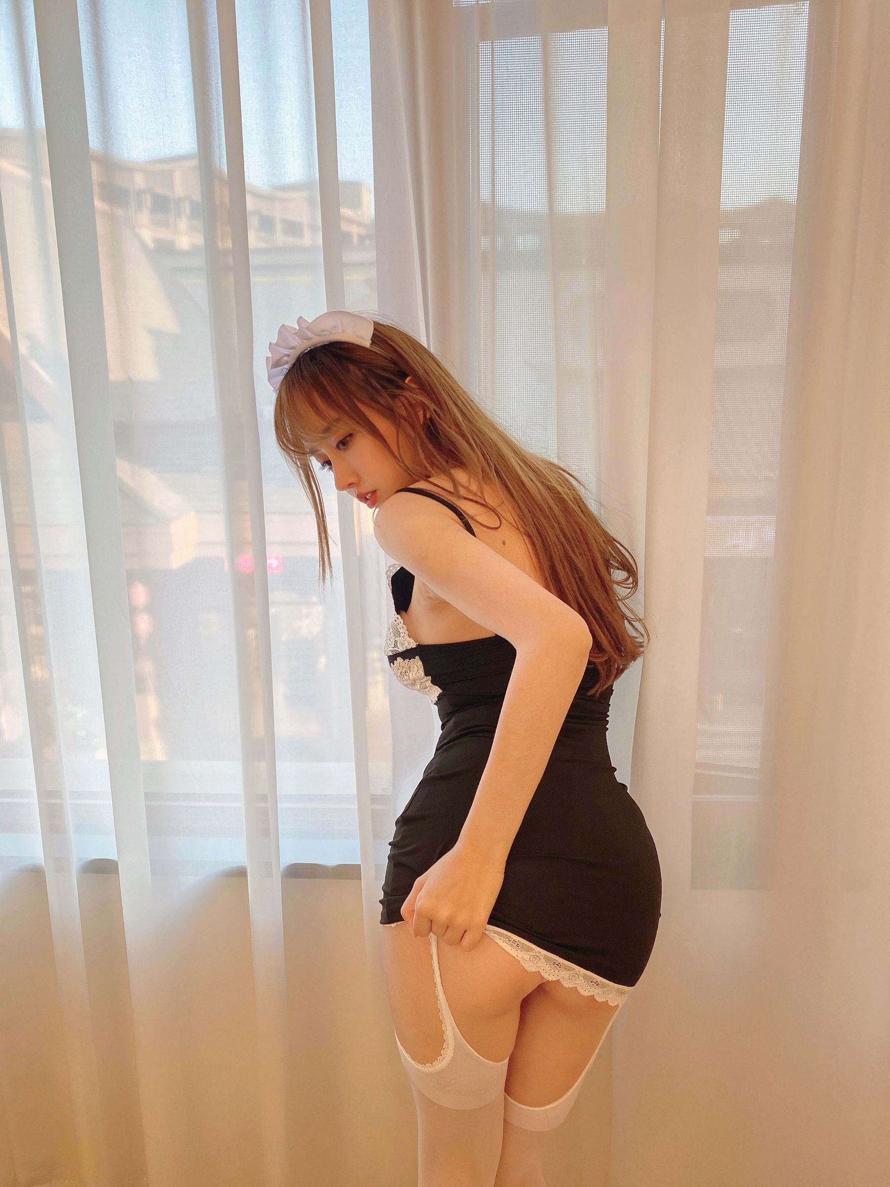 COS Welfare] Douyu Mi Xian Xian Sama - White Stockings Maid