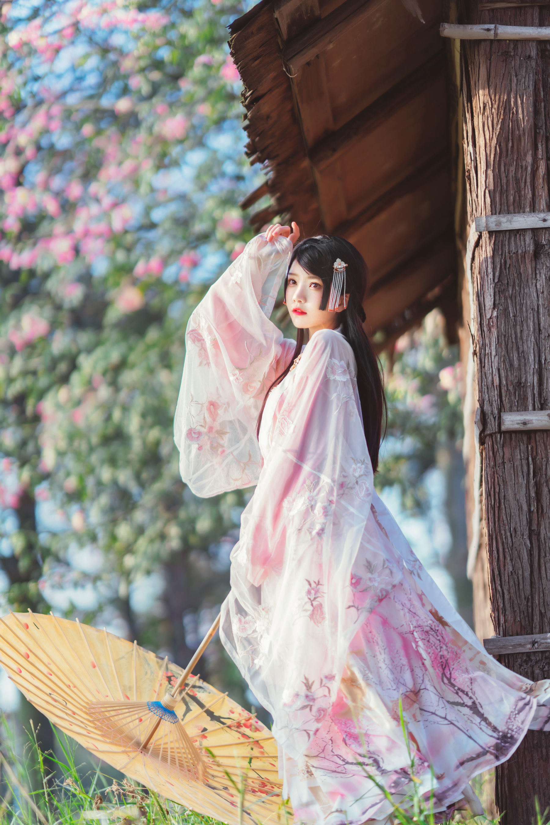 コスプレ福利] 桜桃喵 - 優しい漢服の桃花
