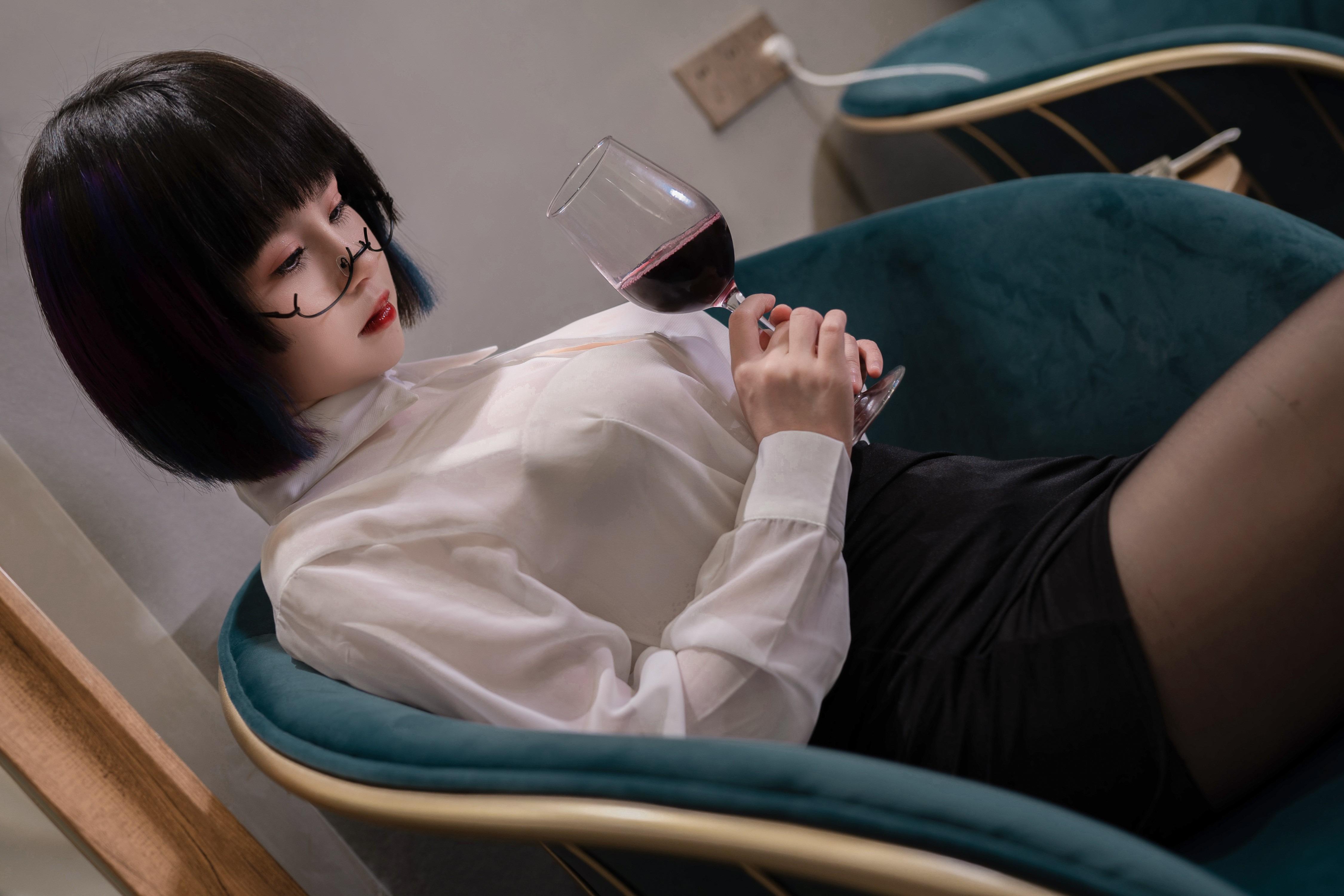 Yunzai Zz – Black Silk Secretary 62P