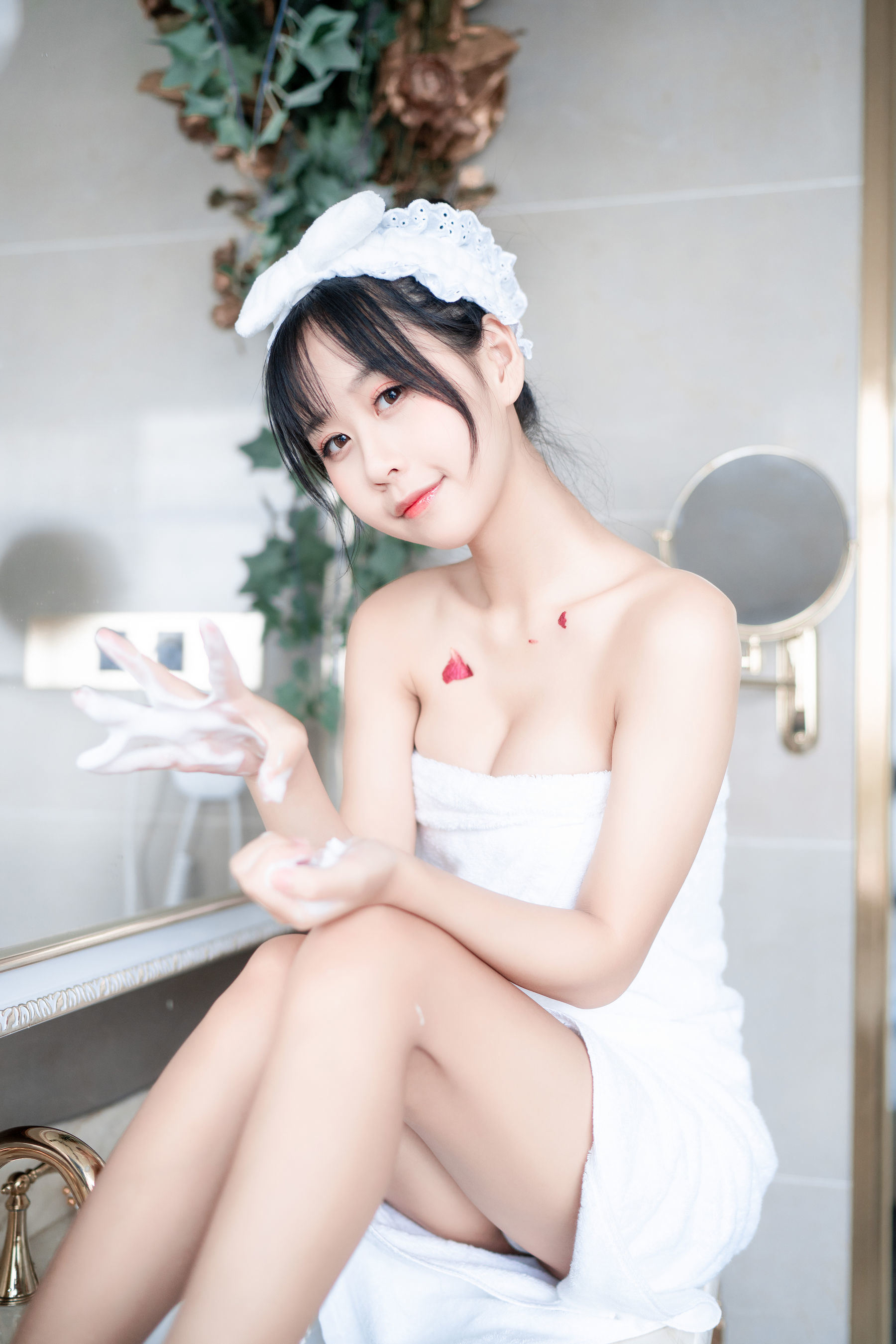 COS福利] 陽光美少女萌芽兒o0 - 浴巾