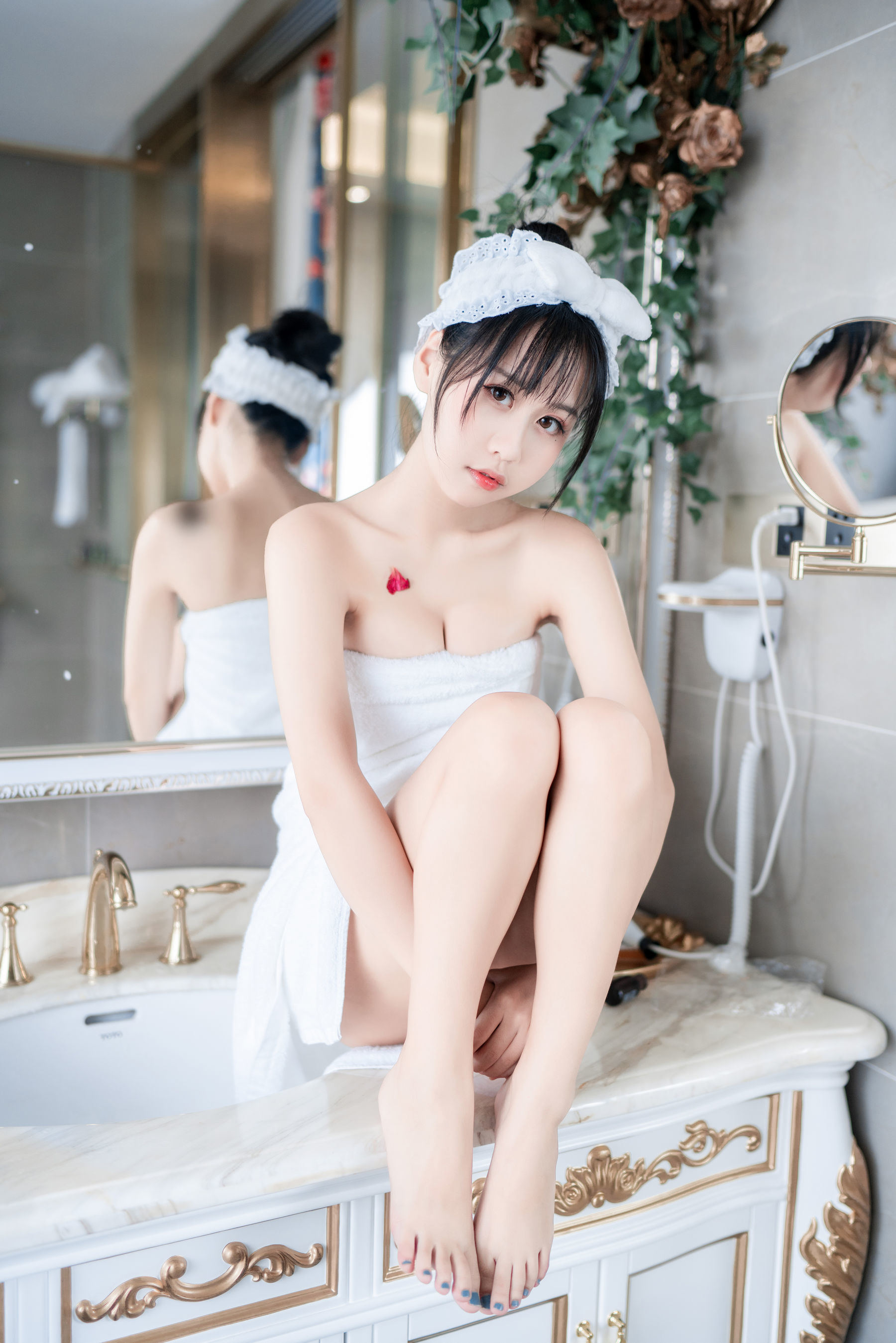 COS福利] 陽光美少女萌芽兒o0 - 浴巾