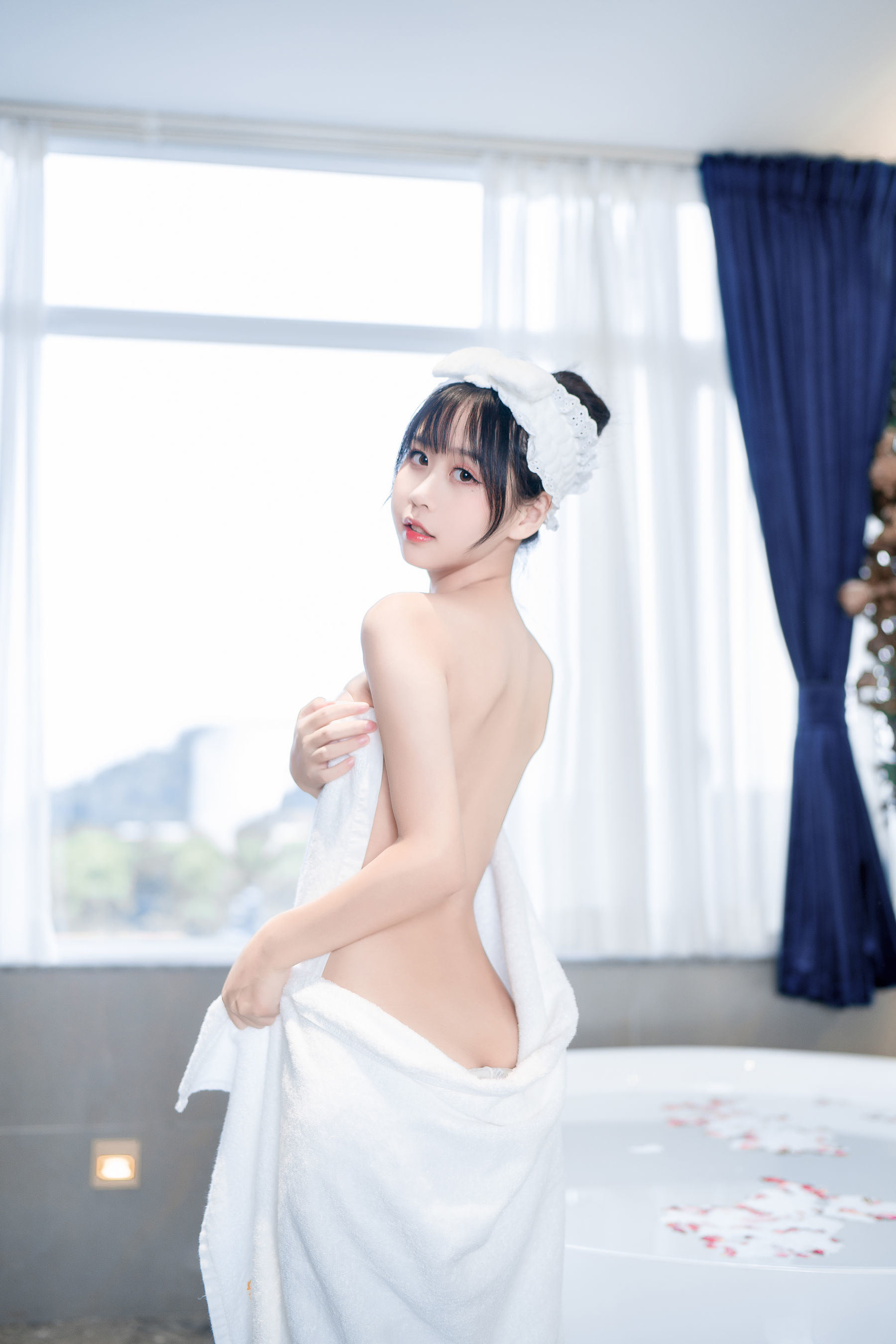 COS Welfare] Sunny Beautiful Girl Mengyaer o0 - Bath Towel