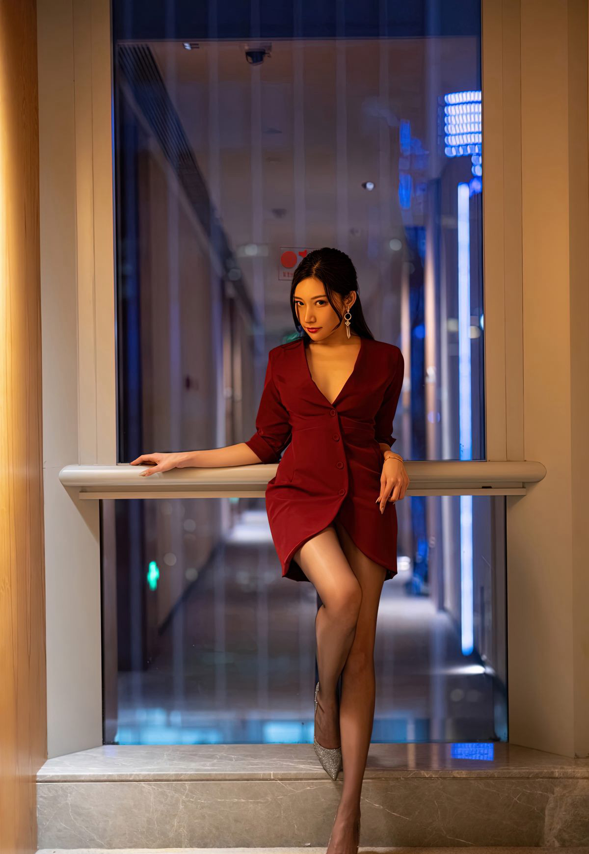 愛蜜社小狐狸超薄黒シルク完璧美脚性感秘書ホテル脱ストッキング人図芸術