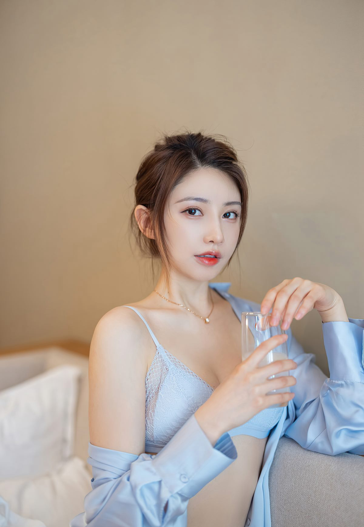 Ai Mi Xã nữ thần Lưu Y Ninh - Khí chất, đồng phục quyến rũ, nội y gợi cảm, phong cách hấp dẫn, nhan sắc cao.