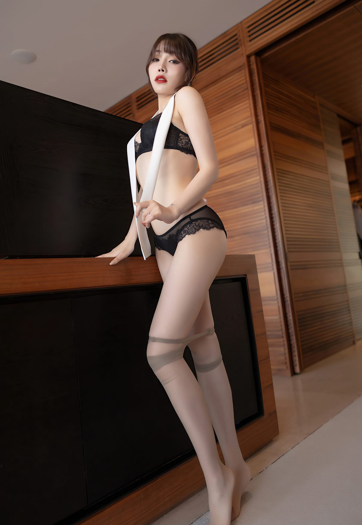 Zhi Zhi Booty Beautiful Buttocks High-Definition Large Pictures Premium Flesh-Colored Stockings High Heels Jade Feet Beautiful Legs Mature Women Housewives