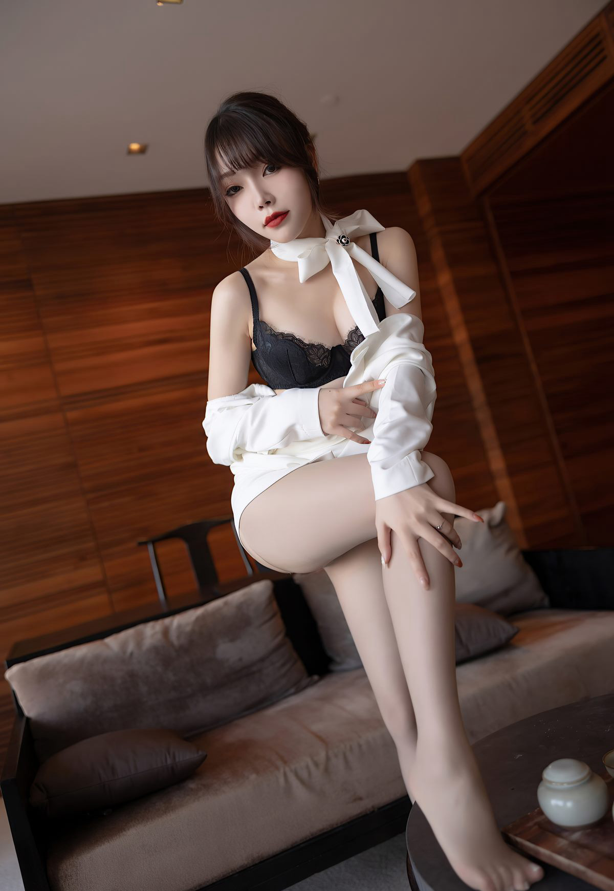 芝芝布迪美臀高清大圖極品肉絲高跟玉足美腿熟女少婦