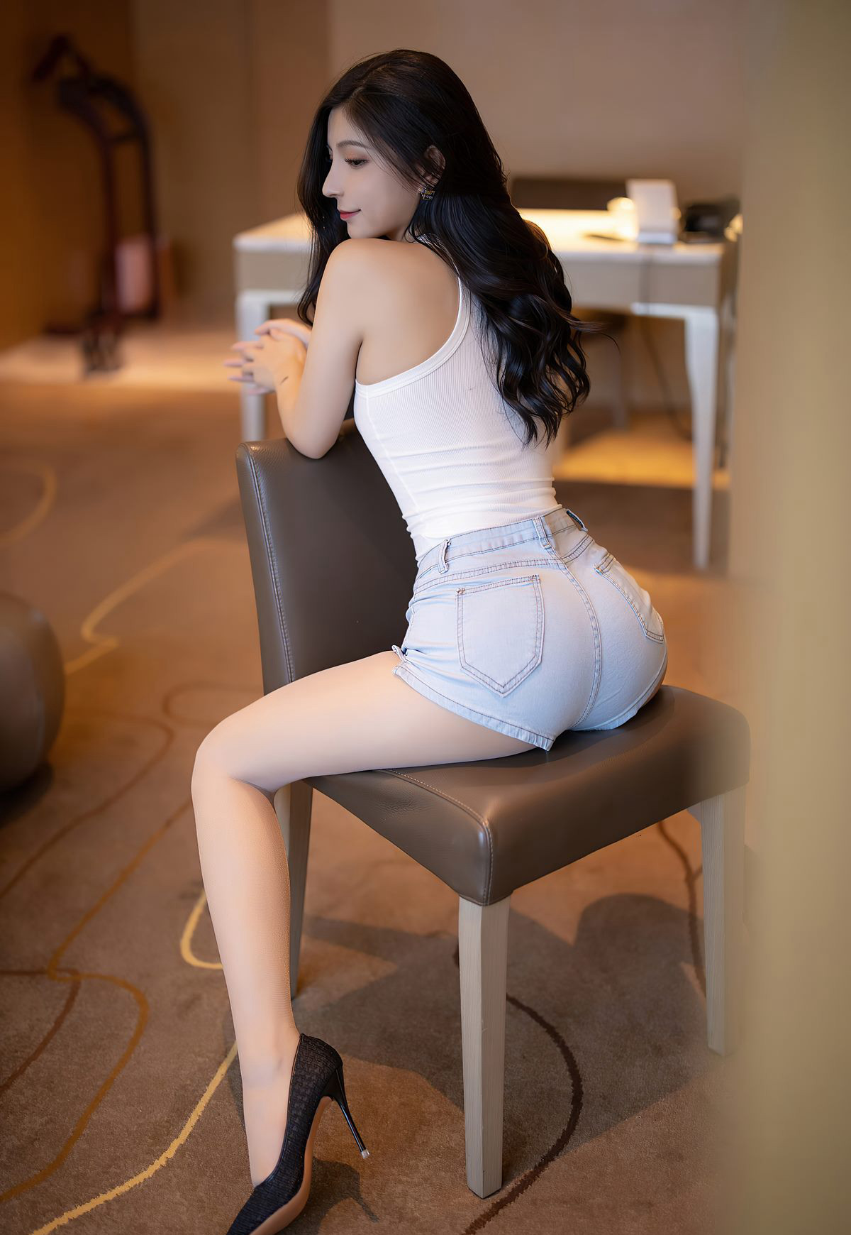 Tiểu Man Yêu gợi cảm quần short nóng vớ thịt giày cao gót mông tròn hoàn hảo lớn 666 nghệ thuật cơ thể con người.