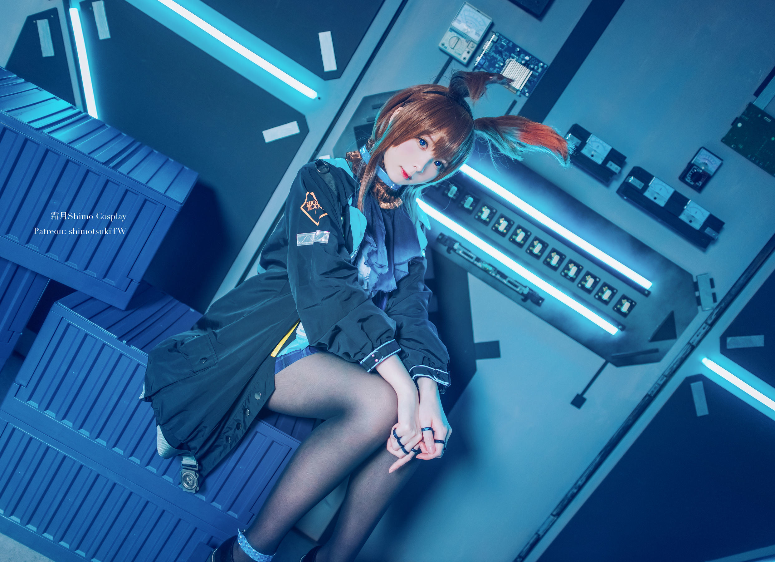 Internet Celebrity Coser Photobook] Weibo girl Shuangyue shimo - Arknights Amiya