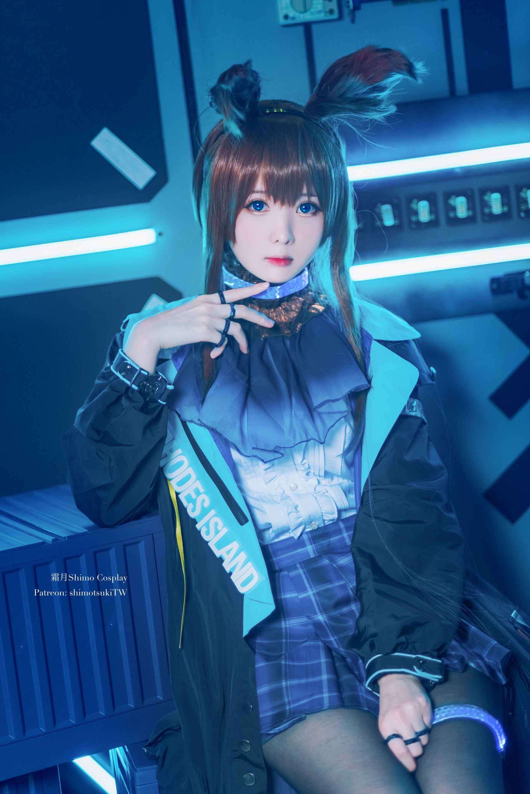 Internet Celebrity Coser Photobook] Weibo girl Shuangyue shimo - Arknights Amiya