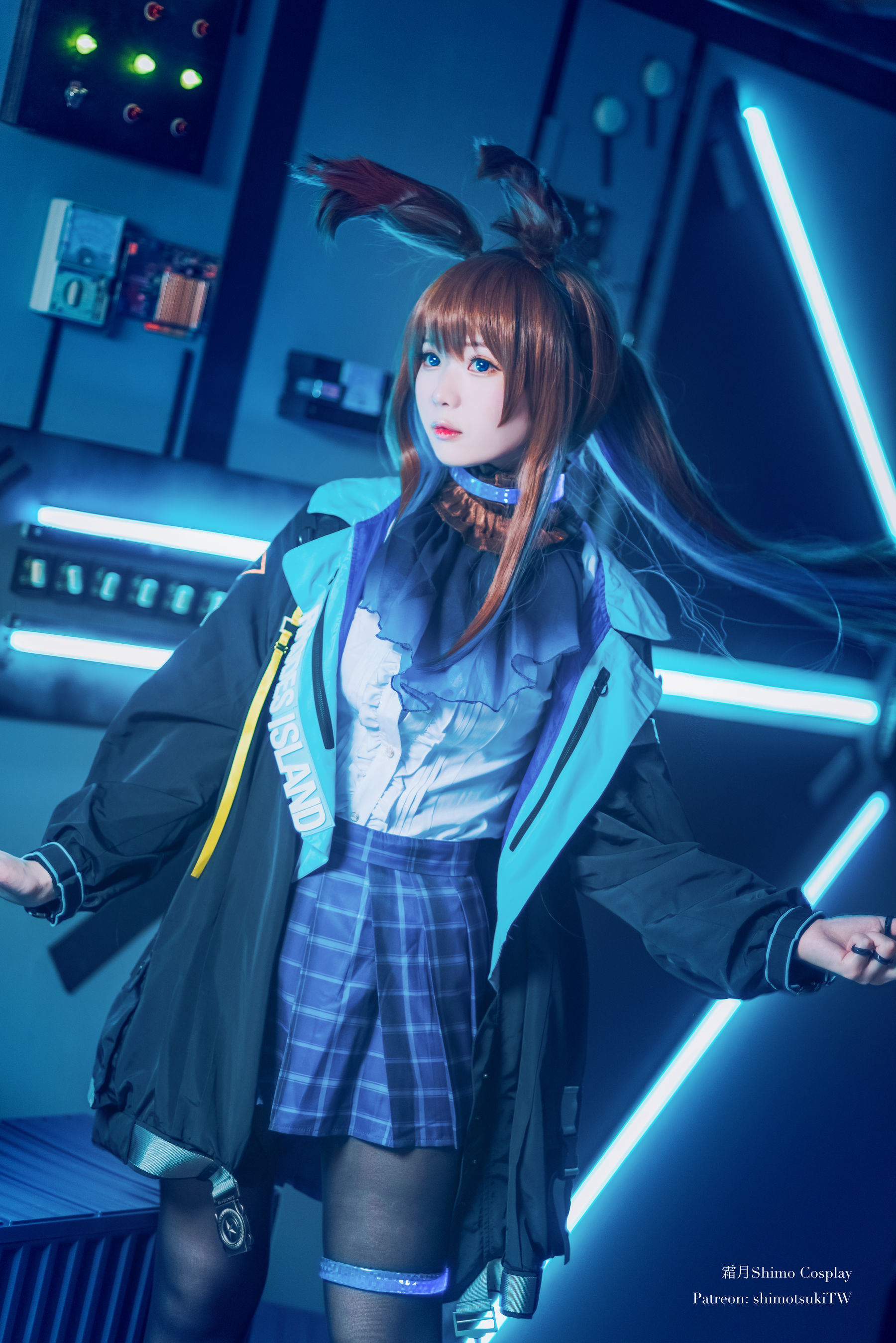 Internet Celebrity Coser Photobook] Weibo girl Shuangyue shimo - Arknights Amiya