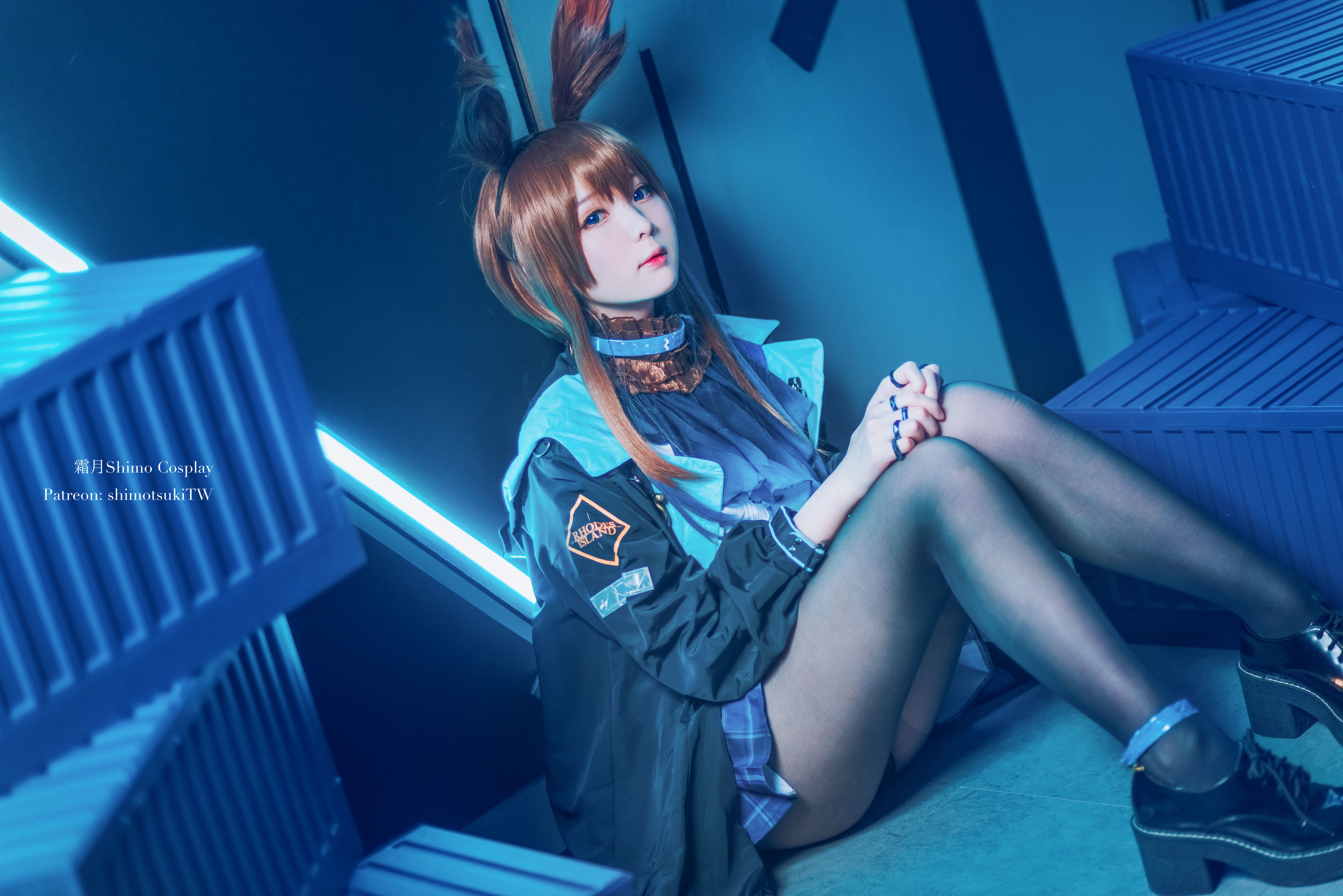 Internet Celebrity Coser Photobook] Weibo girl Shuangyue shimo - Arknights Amiya