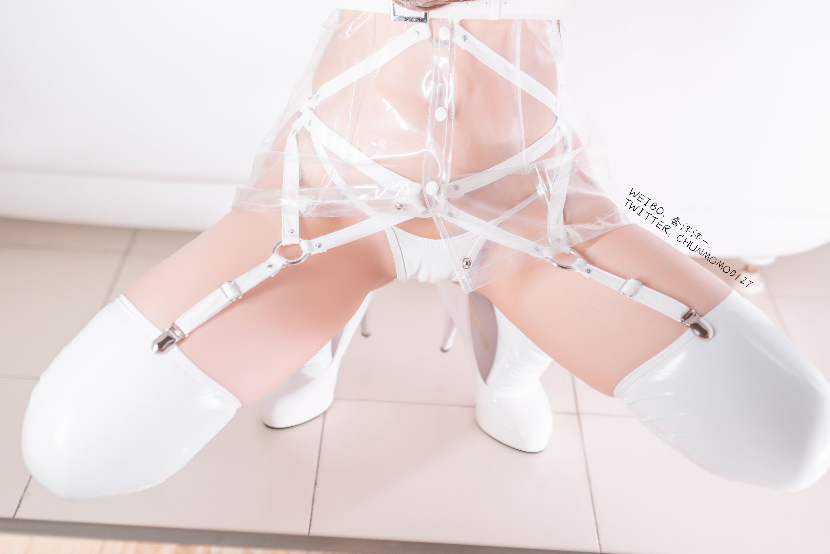 ネット有名人コスプレイヤー写真] アニメブロガー スンチュンモモ - ラテックスナース 透