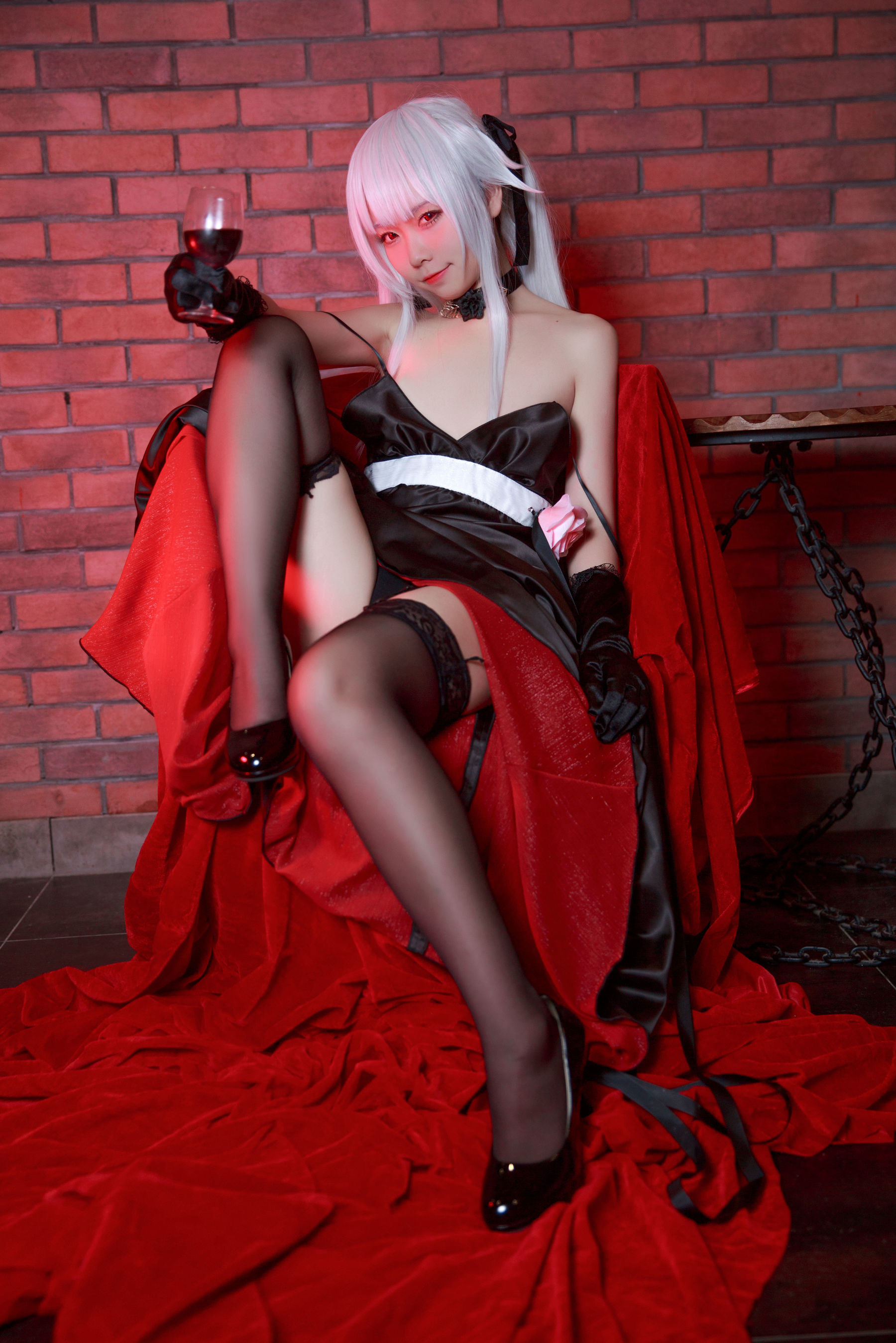 Ảnh chân dung Coser nổi tiếng mạng] Blogger anime G44 sẽ không bị thương - Vụ Chi váy đen lễ phục