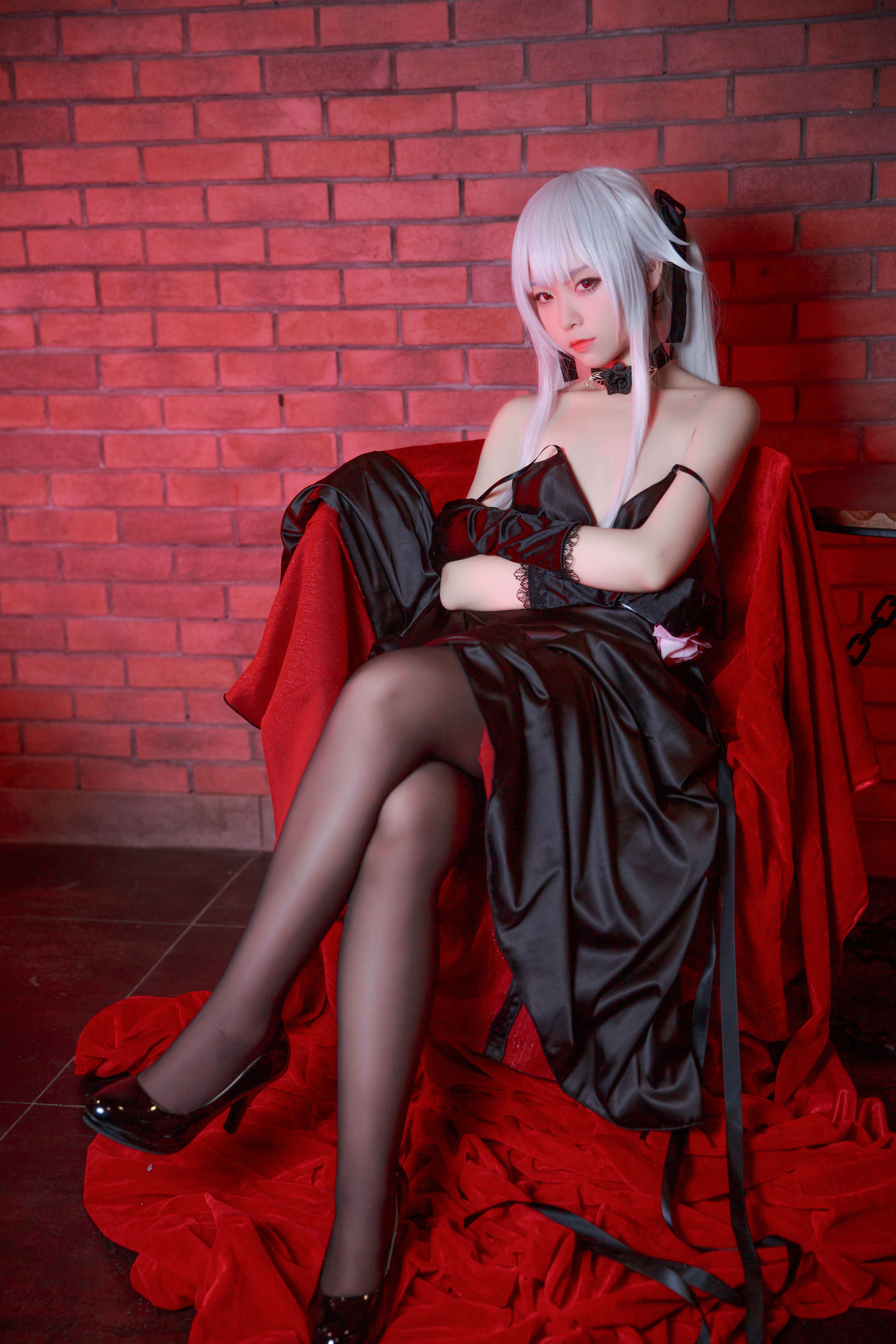 Ảnh chân dung Coser nổi tiếng mạng] Blogger anime G44 sẽ không bị thương - Vụ Chi váy đen lễ phục