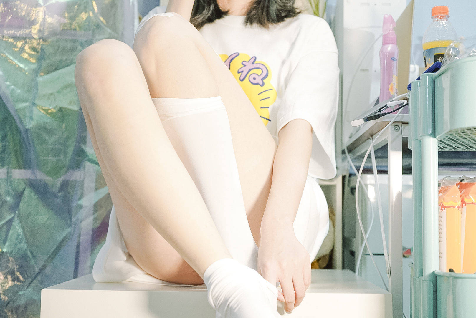 Internet Celebrity COSER Photobook] Cute Girl Yan Jiang Da Mo Wang w - Mid-calf White Stockings