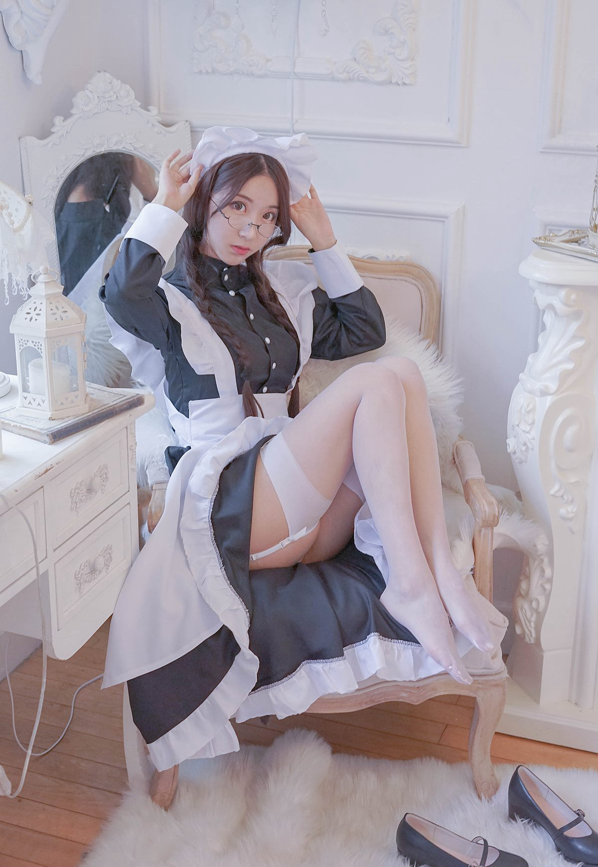 COSPLAY mỹ nữ Hắc Xuyên gợi cảm với tất trắng, đôi chân đẹp, bàn chân ngọc, ảnh HD siêu khiêu dâm quy mô lớn.