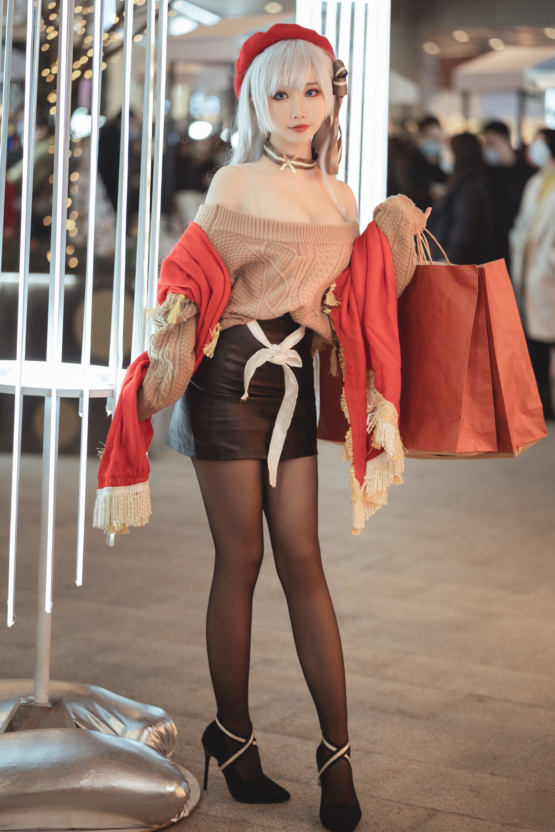 Internet Celebrity Coser Photobook] Cute Popular Coser Mianbing Xianer - Christmas Befa