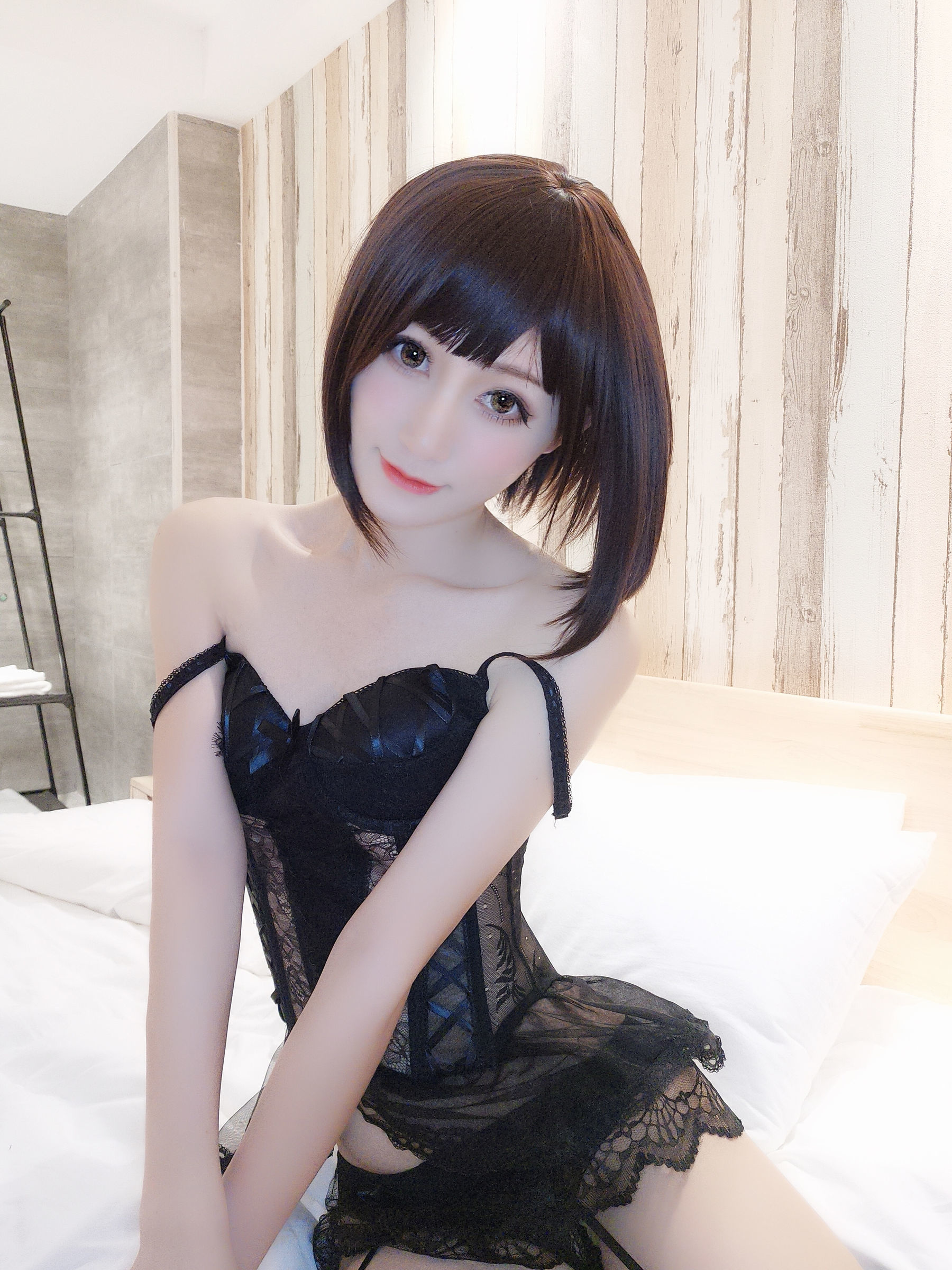 Internet Celebrity Coser Photobook] Mu Zhi Ben Guo - Black Erotic Lingerie
