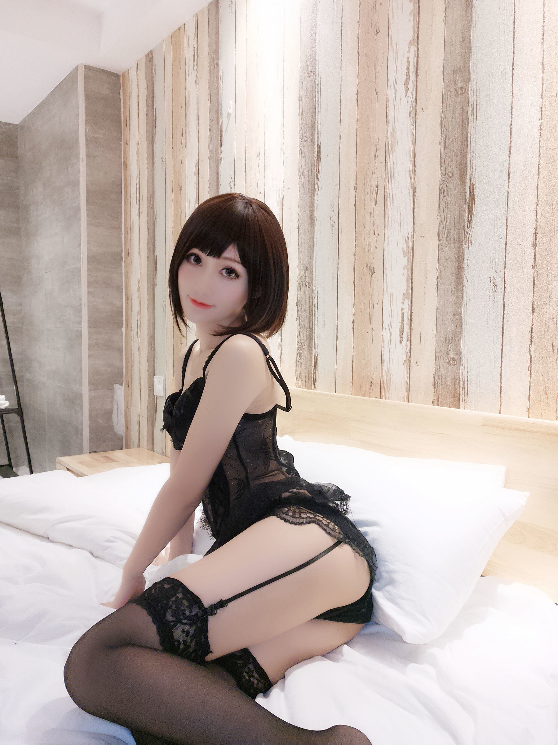 Internet Celebrity Coser Photobook] Mu Zhi Ben Guo - Black Erotic Lingerie