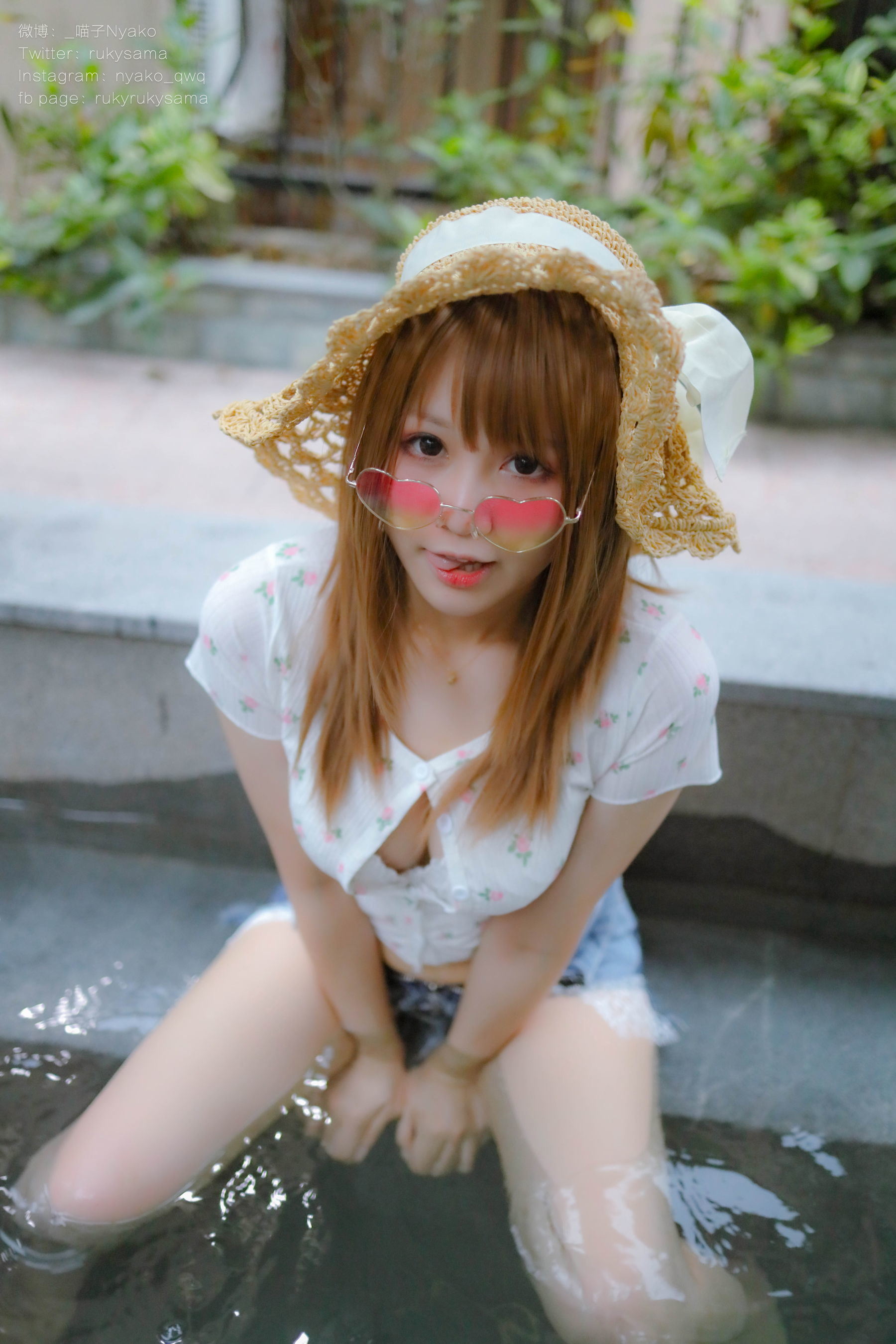 Internet Celebrity Coser Photobook] Cute Girl Nyako Miaozi - Hot Spring Trip