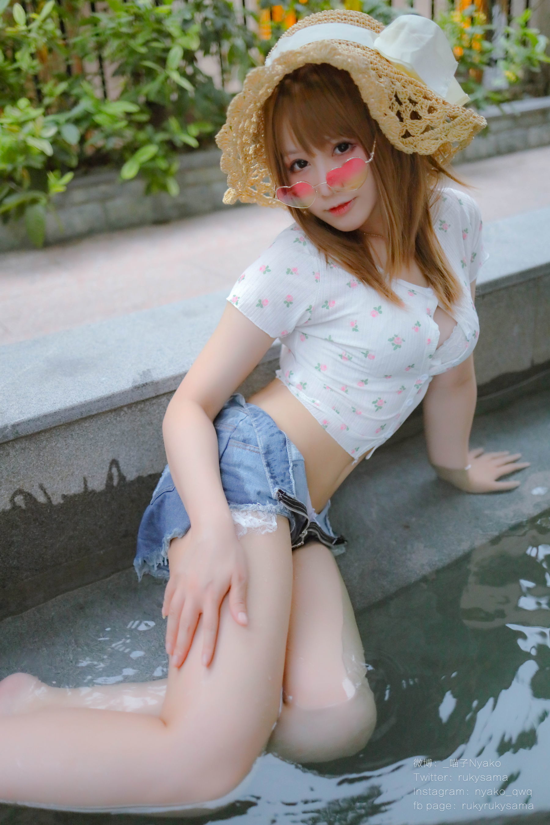 Internet Celebrity Coser Photobook] Cute Girl Nyako Miaozi - Hot Spring Trip