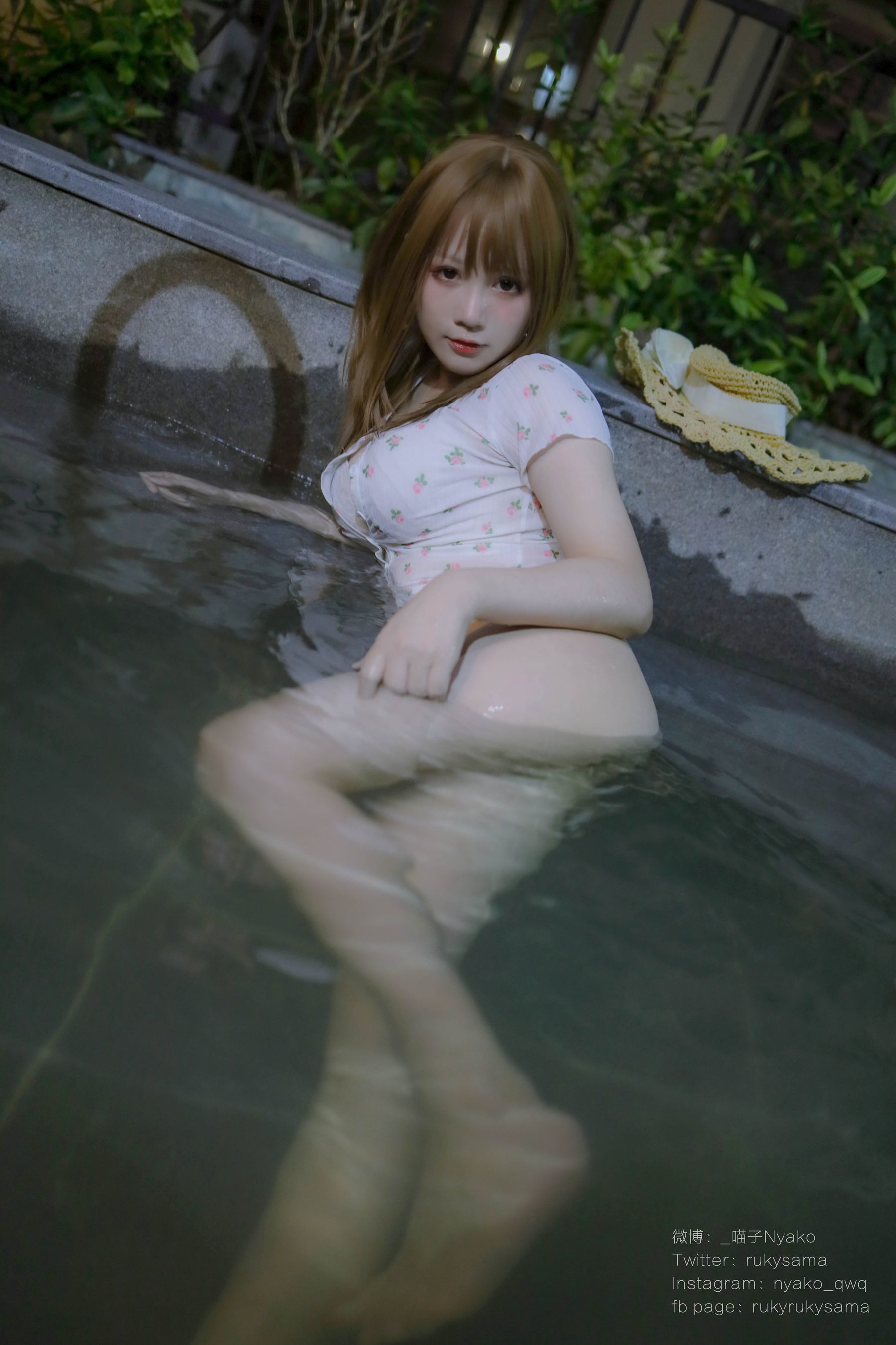 Internet Celebrity Coser Photobook] Cute Girl Nyako Miaozi - Hot Spring Trip