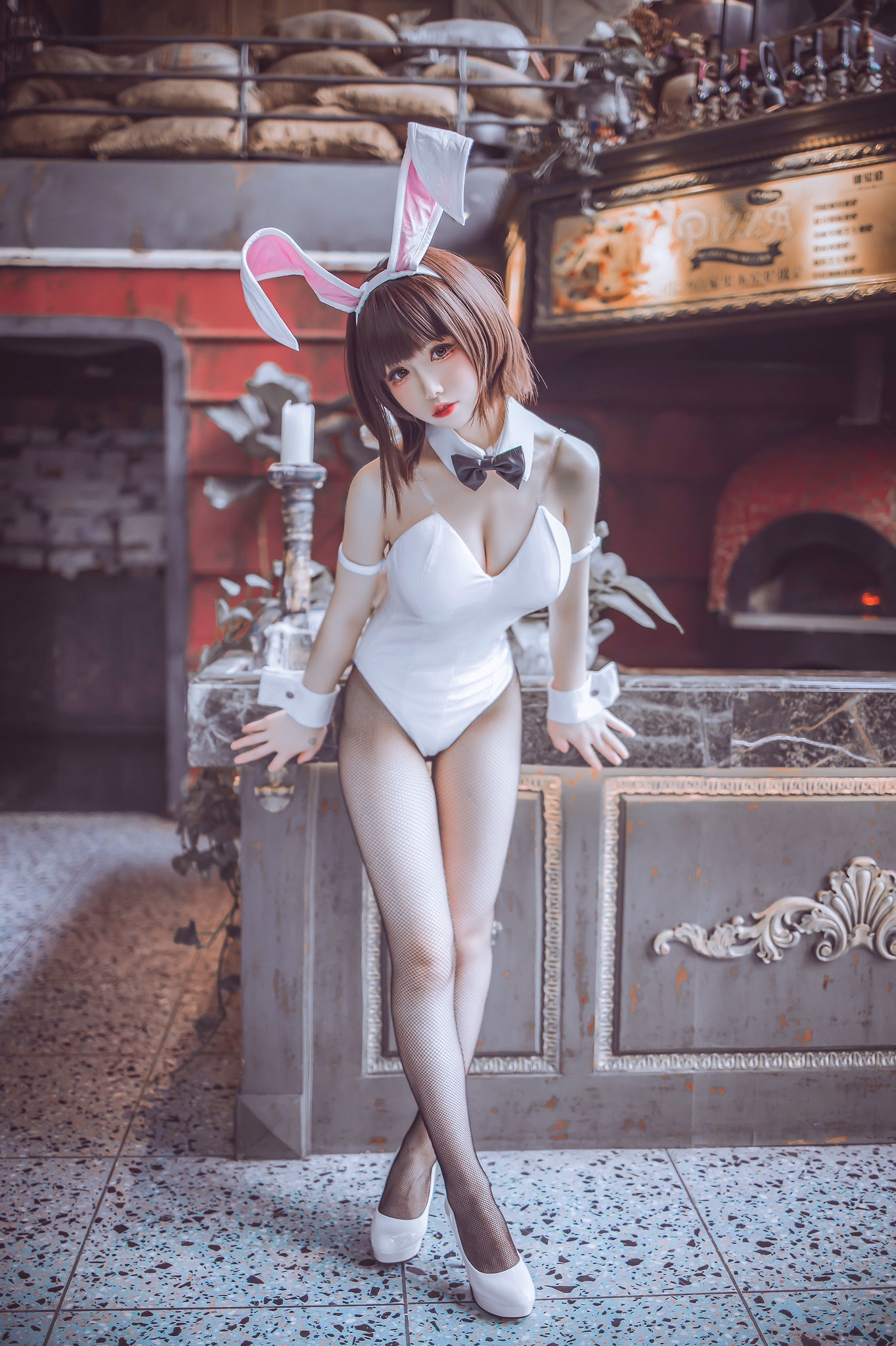 Internet Celebrity Coser Photobook] Coser Yiyi - Kato Megumi Bunny Girl