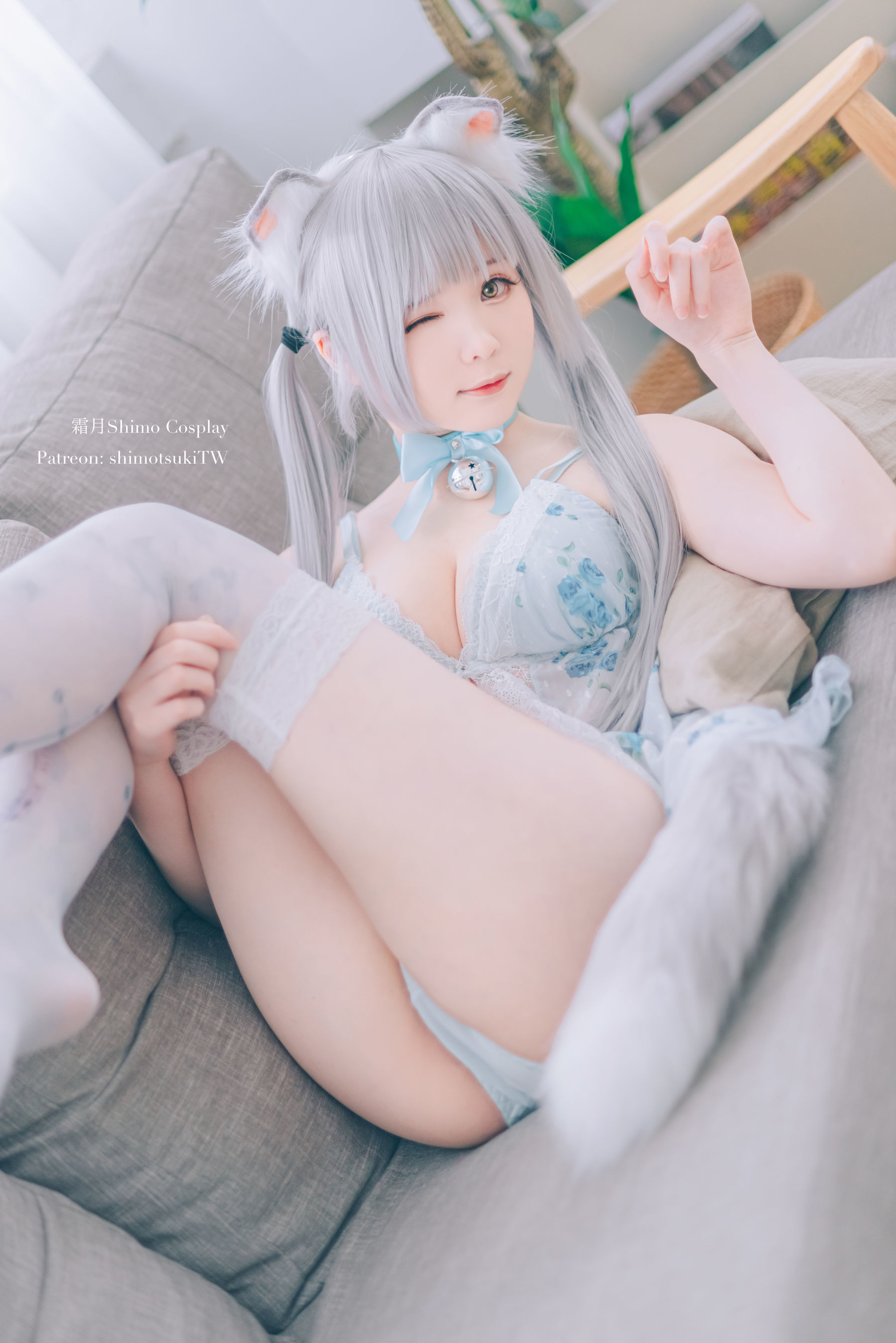 ネット有名人コスプレイヤー写真] Weiboの霜月shimo - ビーチボールと灰色ねこ