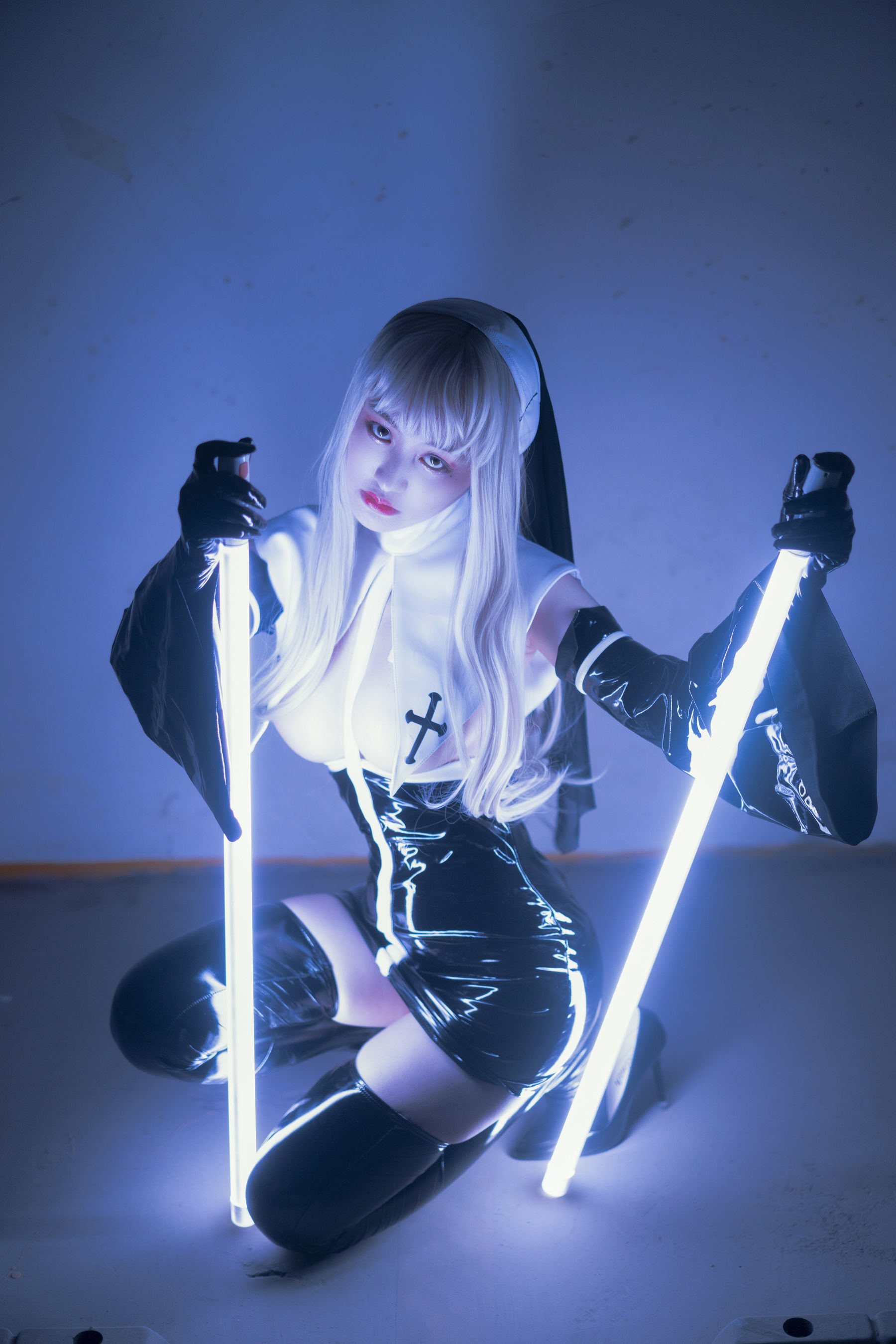 Internet Celebrity Coser Photobook] Anime Blogger Takes Off Tail Mizuki - Nun