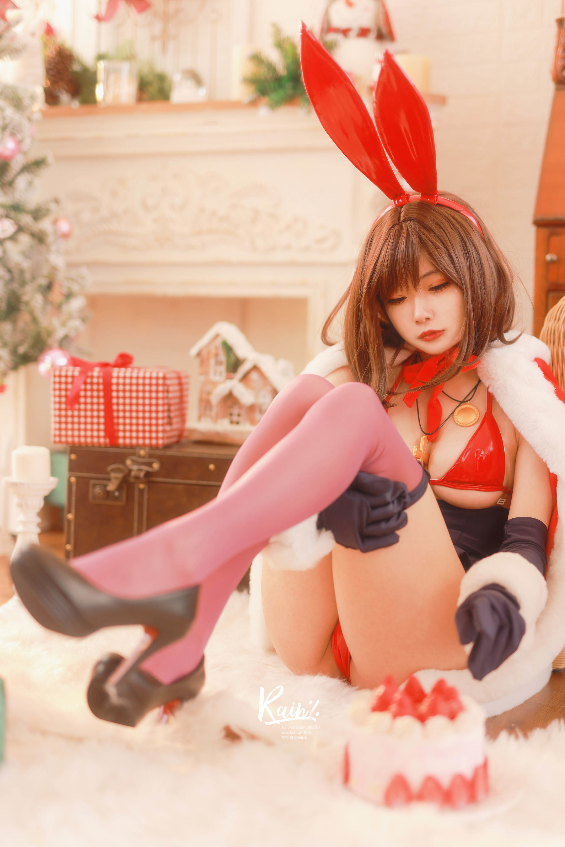 Internet Celebrity Cosplayer Photobook] Anime Blogger Rainight Xiao Yu - Christmas Rabbit