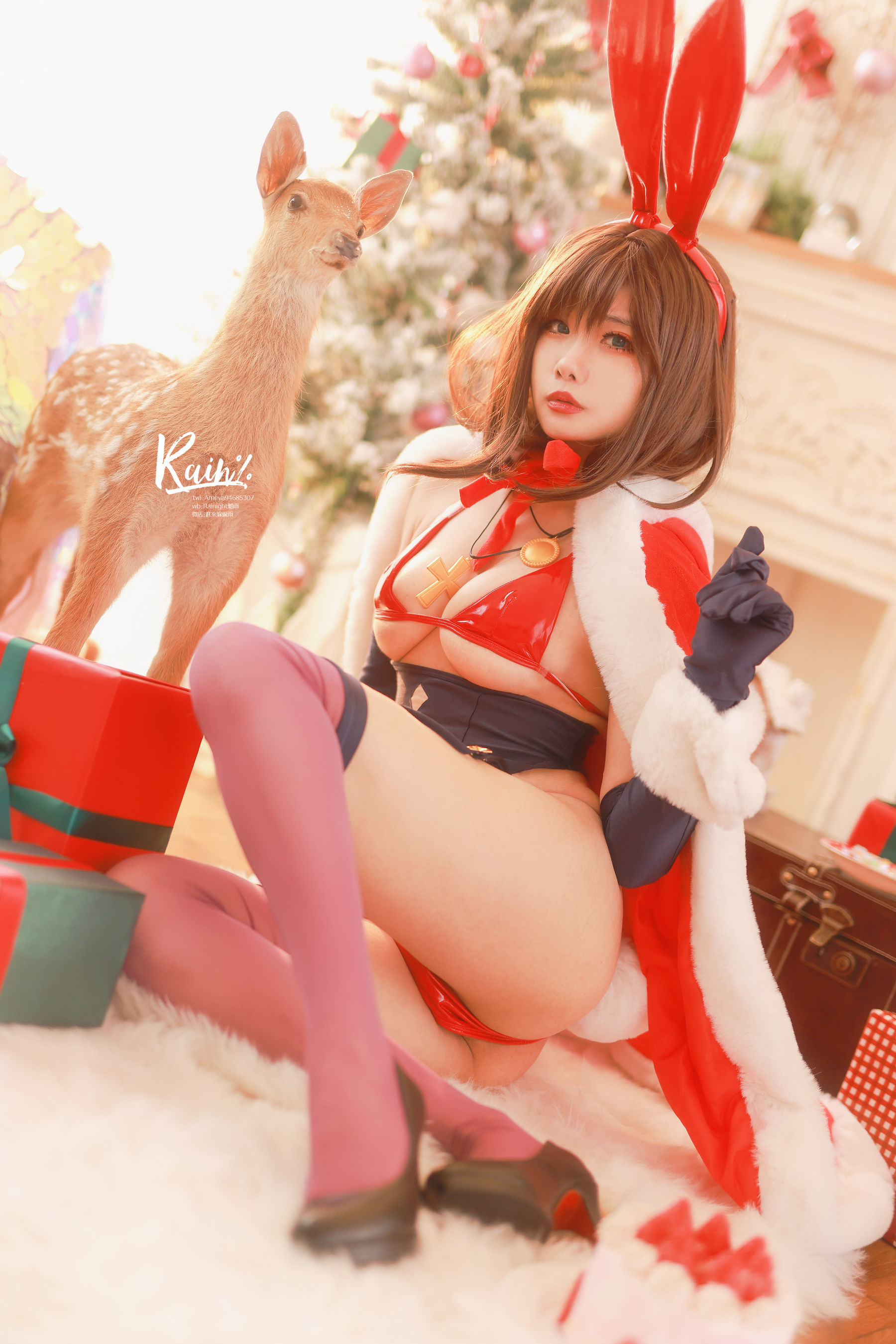 Internet Celebrity Cosplayer Photobook] Anime Blogger Rainight Xiao Yu - Christmas Rabbit