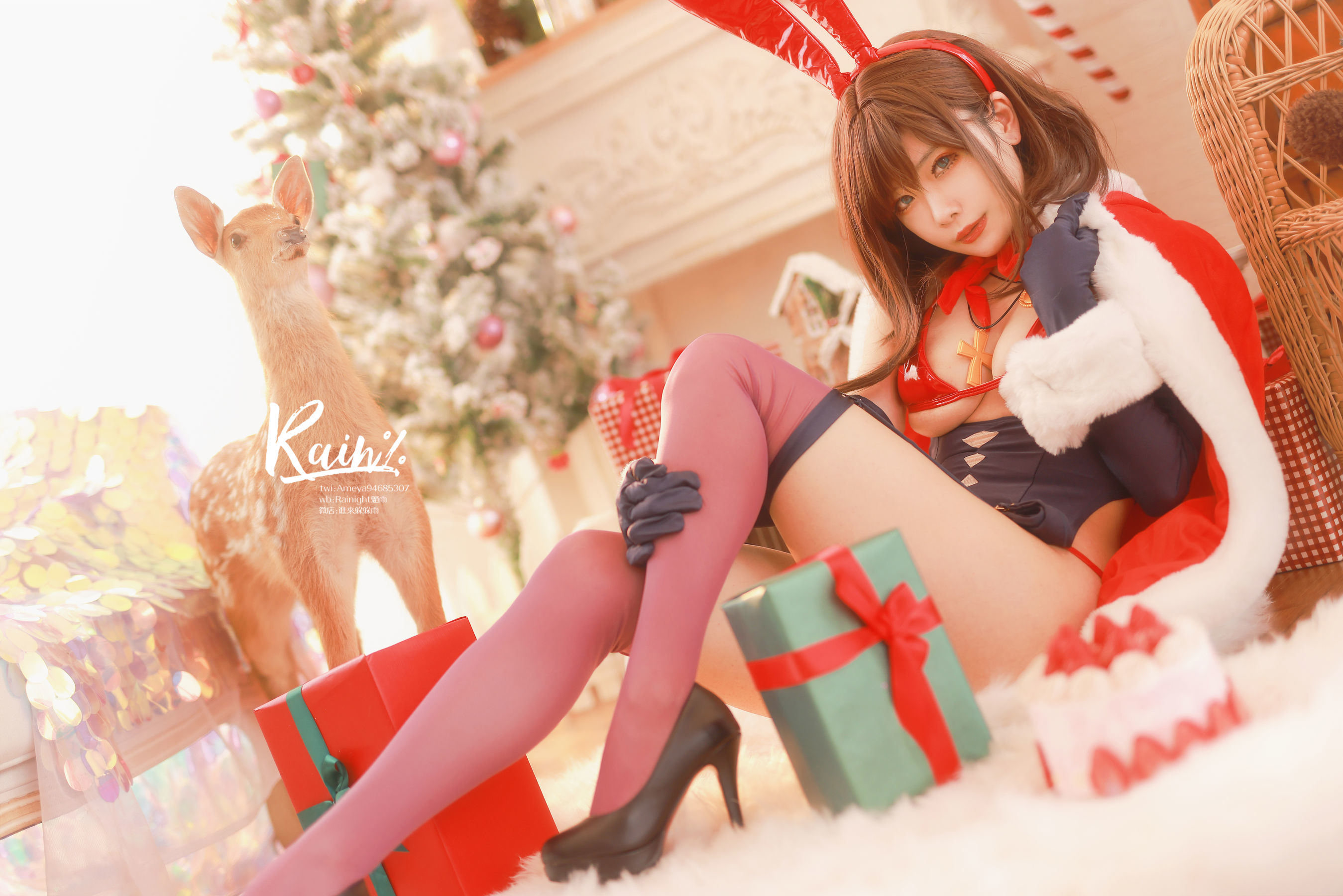 Internet Celebrity Cosplayer Photobook] Anime Blogger Rainight Xiao Yu - Christmas Rabbit