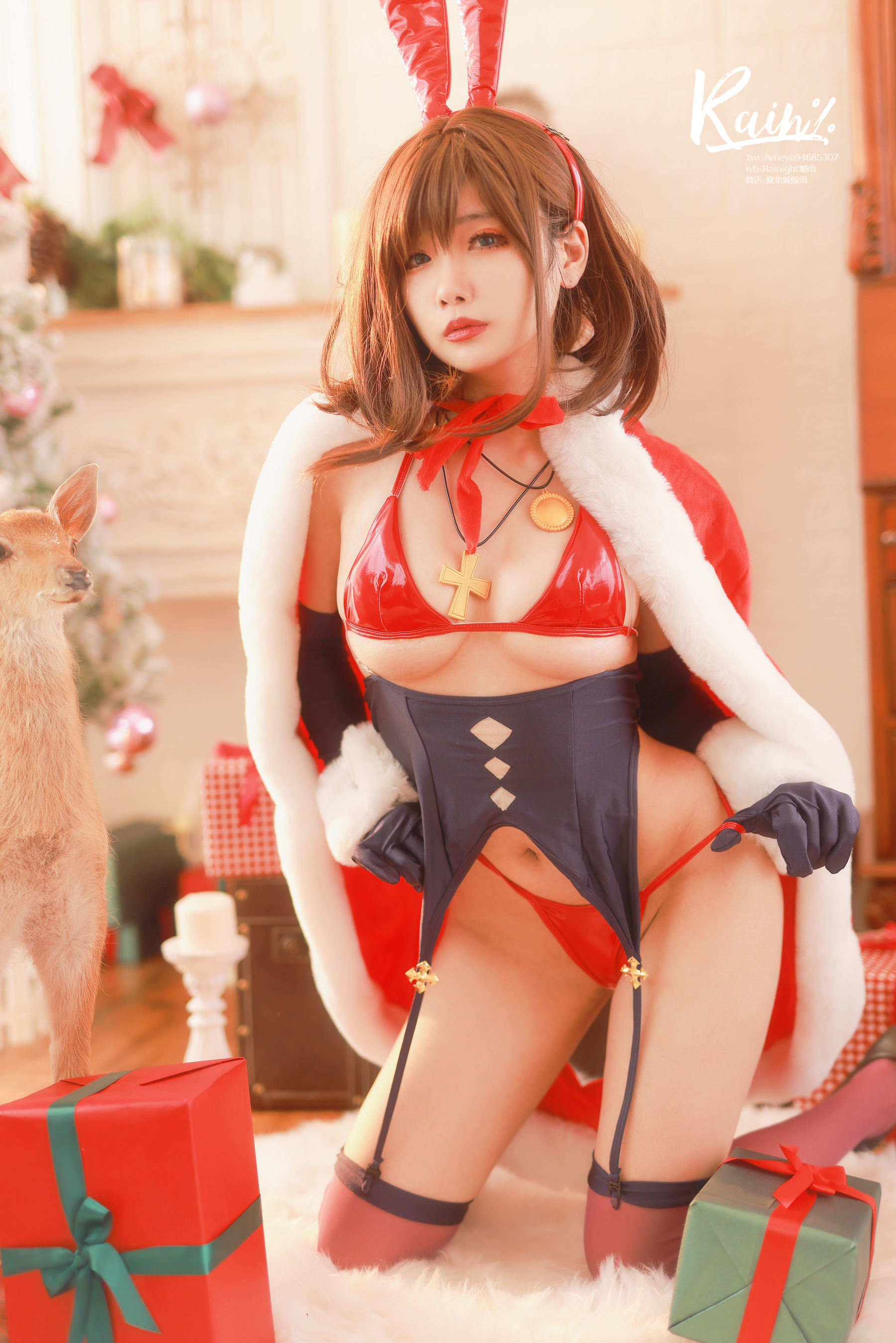 Internet Celebrity Cosplayer Photobook] Anime Blogger Rainight Xiao Yu - Christmas Rabbit
