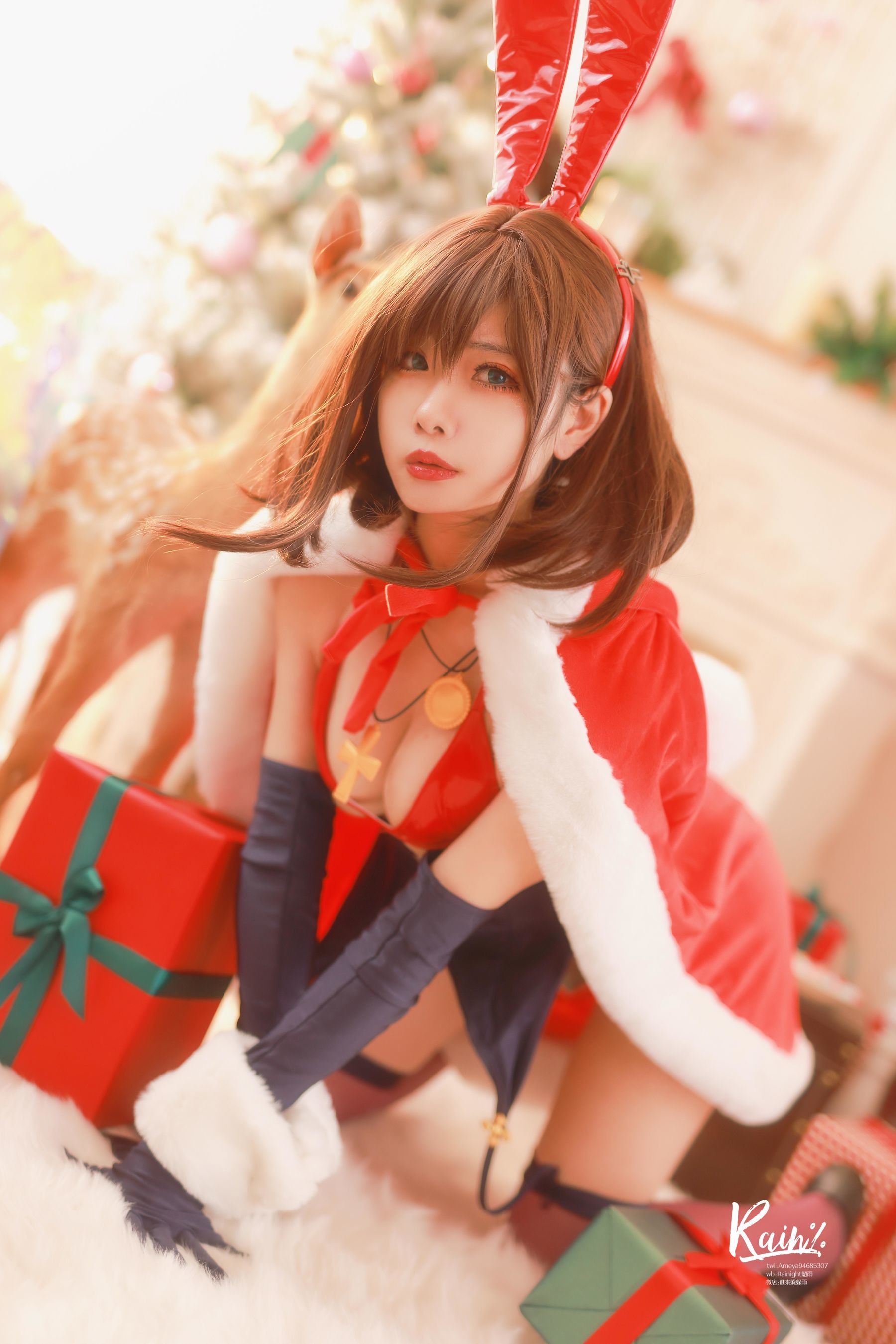 Internet Celebrity Cosplayer Photobook] Anime Blogger Rainight Xiao Yu - Christmas Rabbit