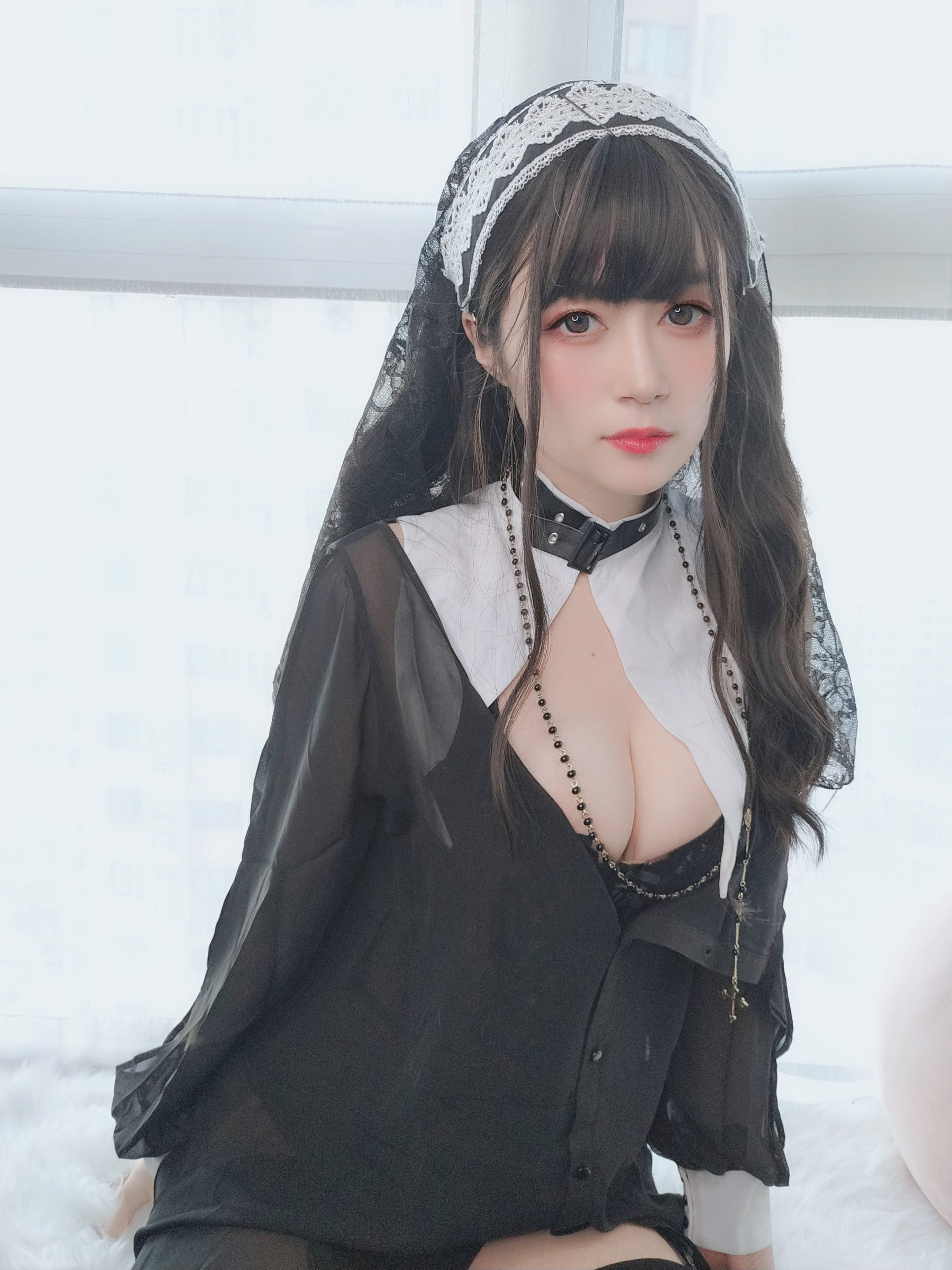 網紅COSER寫真] Coser小姐姐白銀 - 蕾絲修女