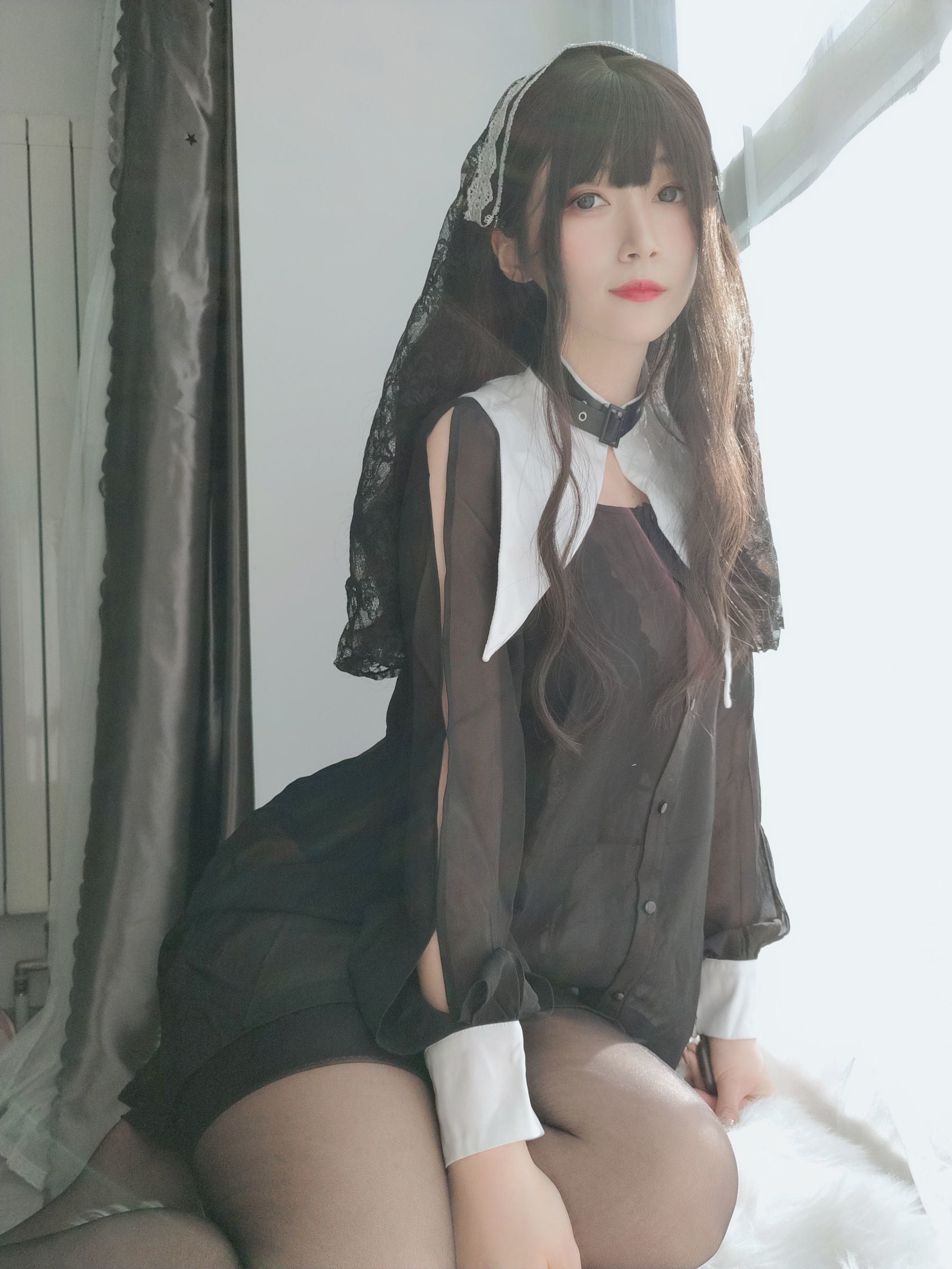 網紅COSER寫真] Coser小姐姐白銀 - 蕾絲修女