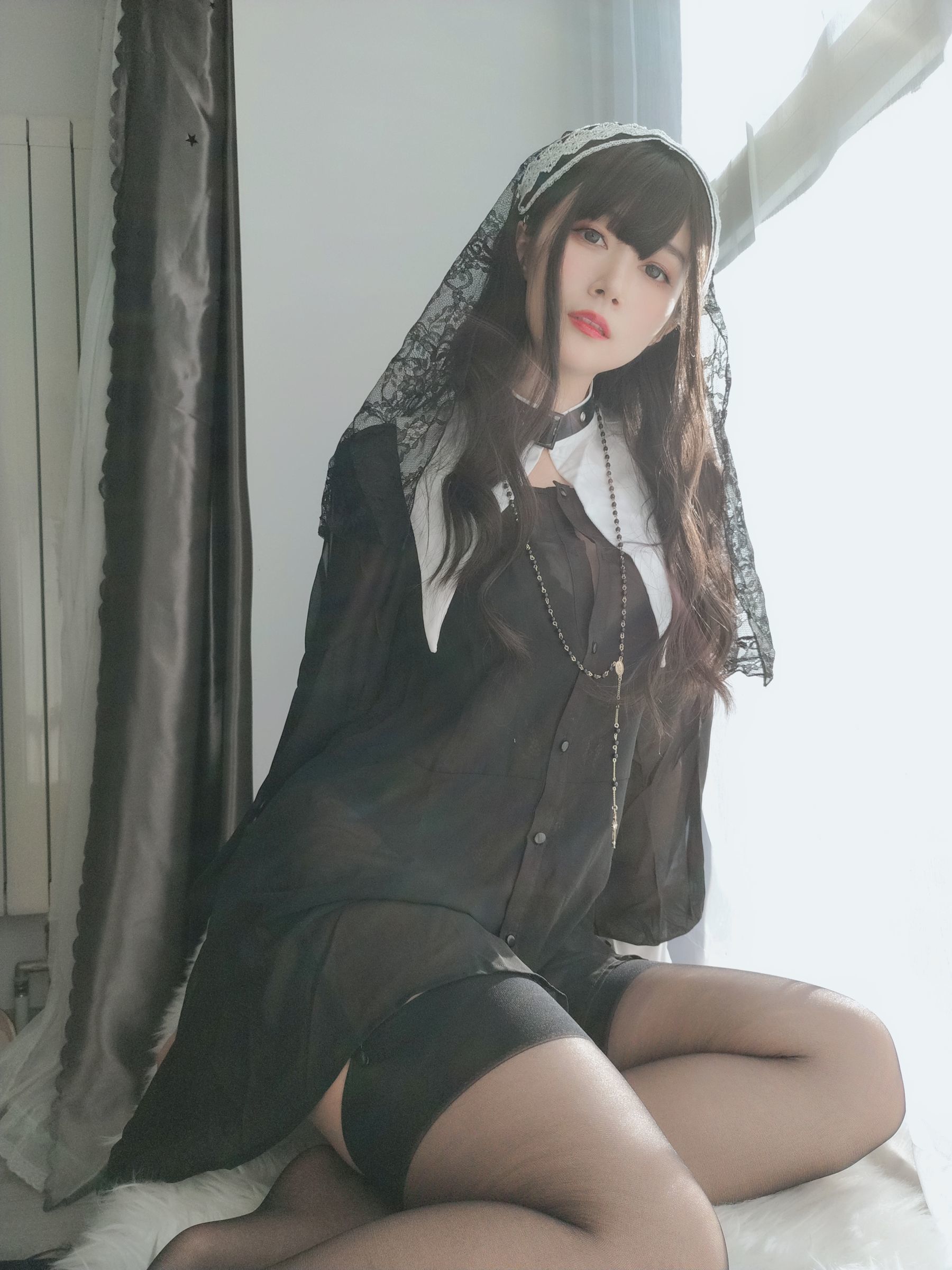 網紅COSER寫真] Coser小姐姐白銀 - 蕾絲修女