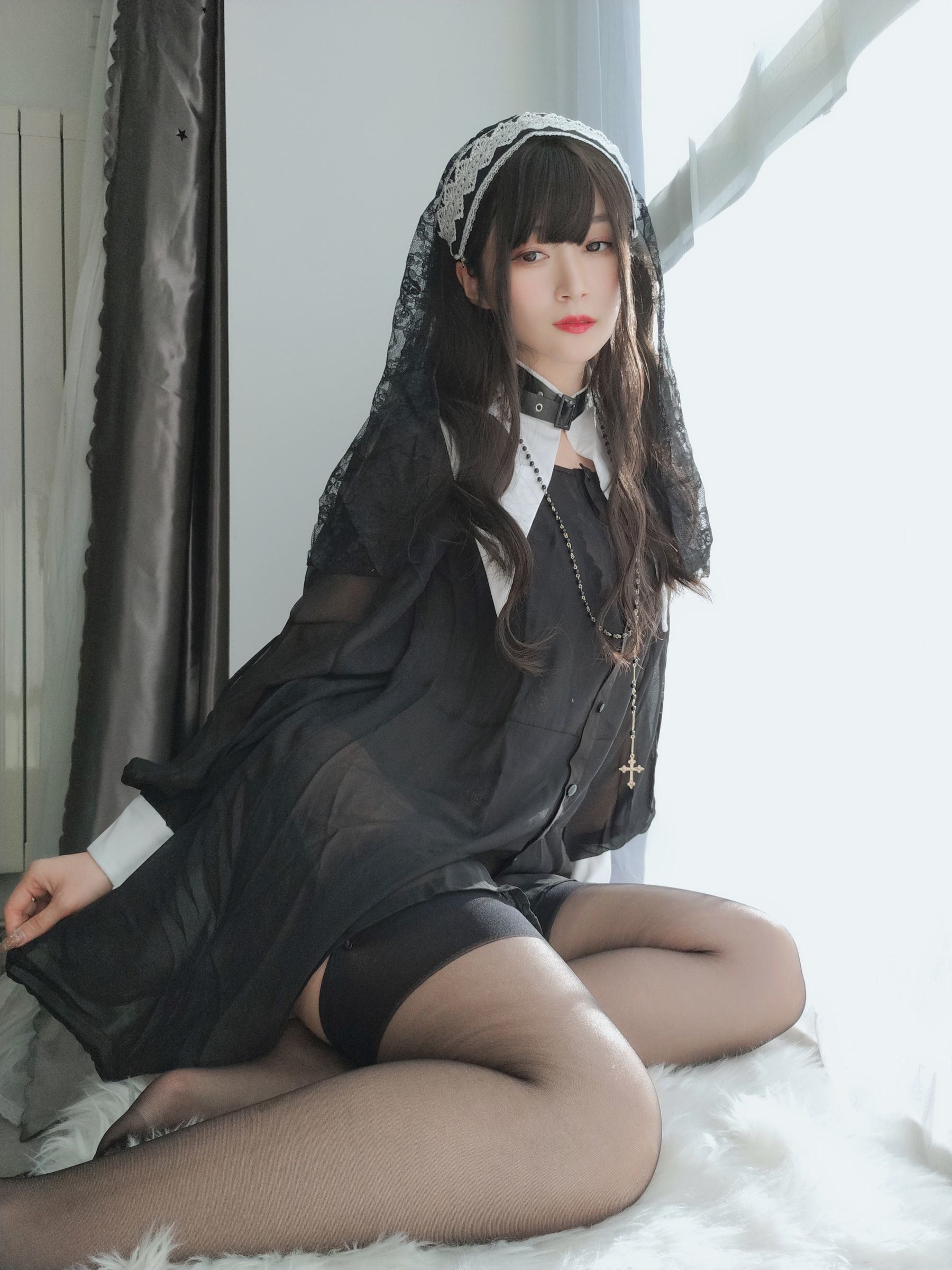 網紅COSER寫真] Coser小姐姐白銀 - 蕾絲修女